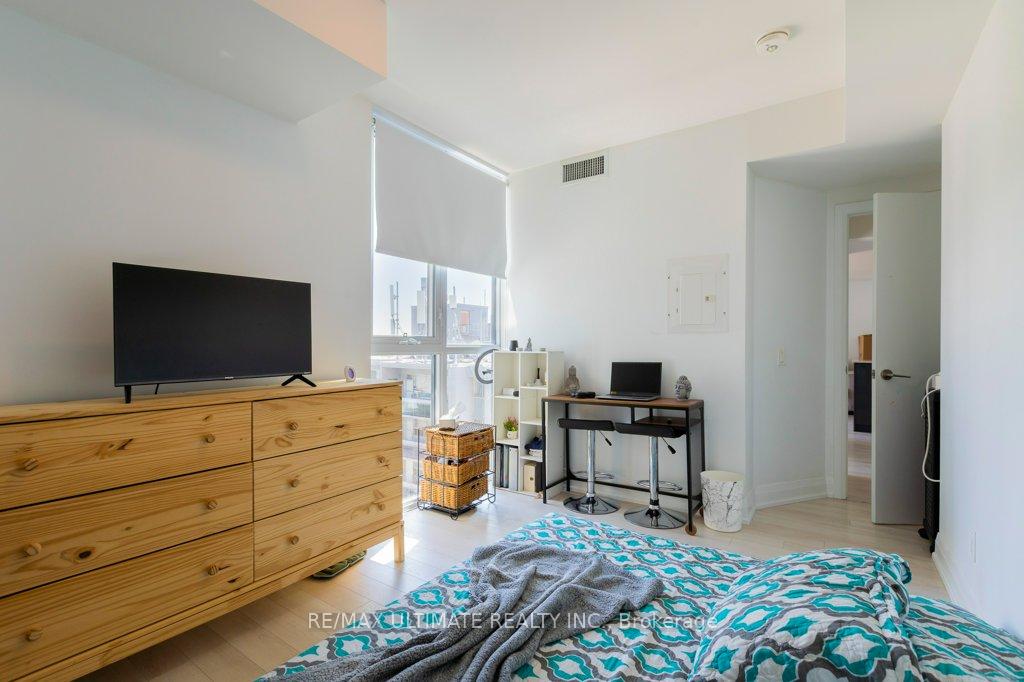 2 Bedrooms Condo at 1461 Lawrence, Toronto For sale