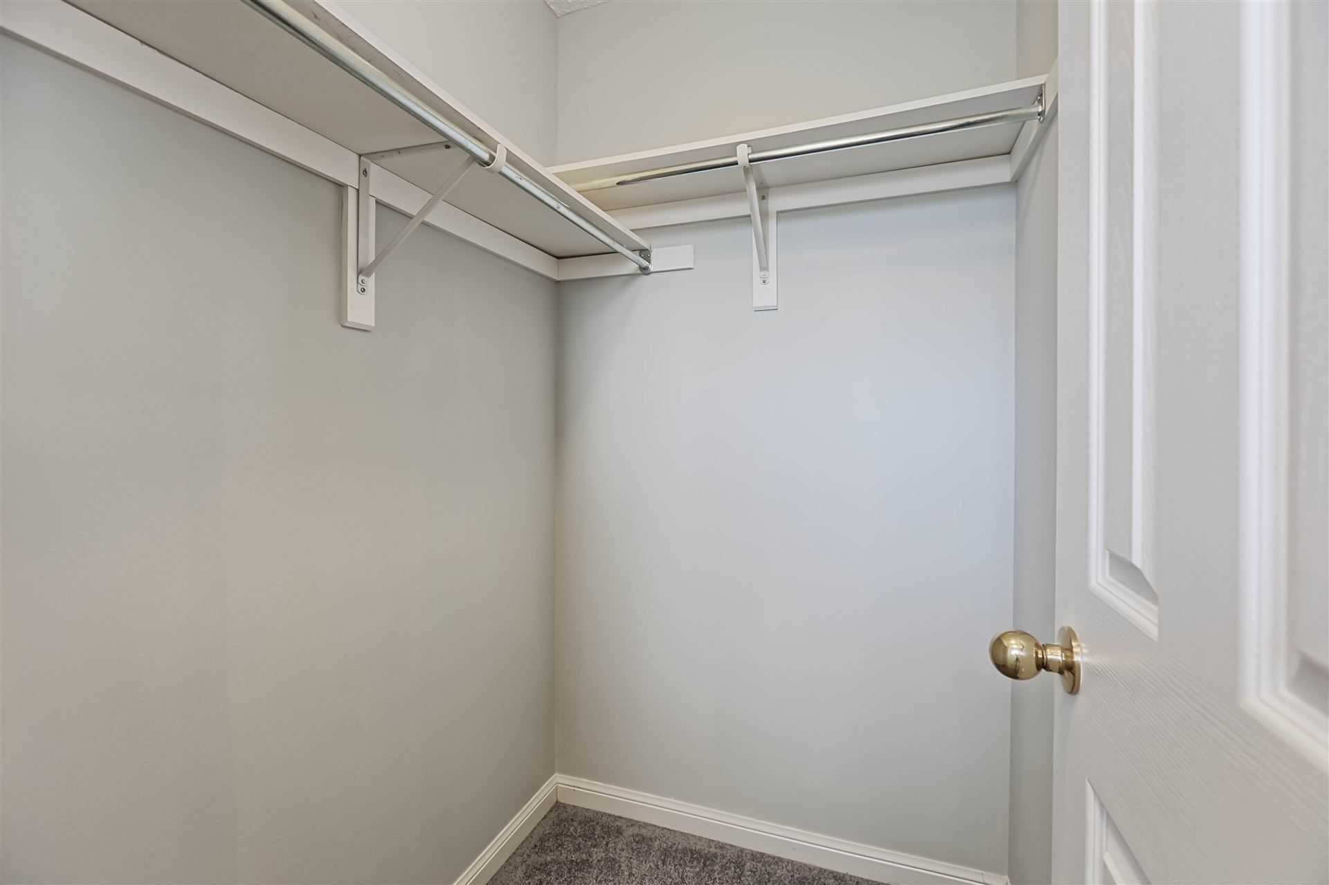 834 Mckay Crescent