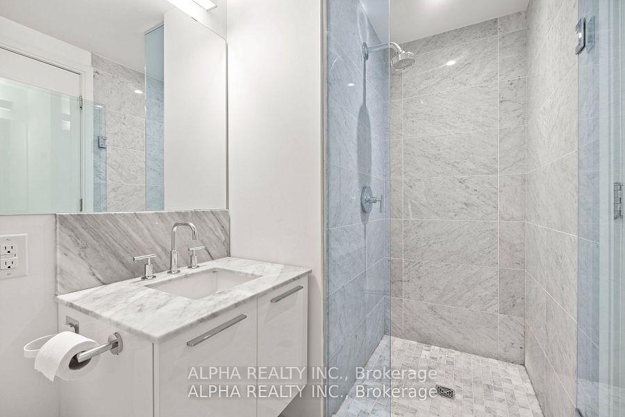 3 Bedrooms Condo at 50 Charles St E, Toronto For sale