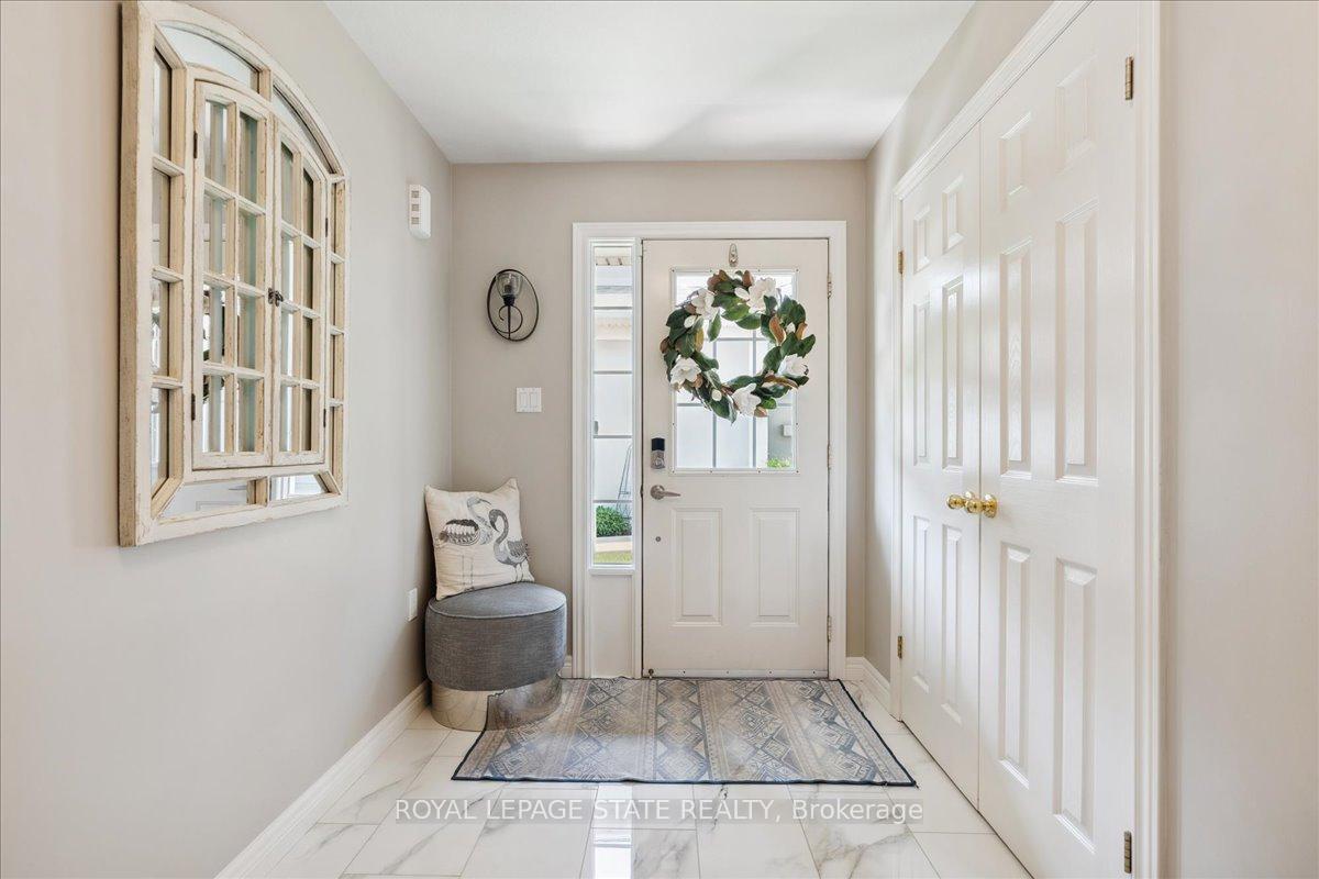 2 Bedrooms Condo at 484 Millen,  Hamilton For sale