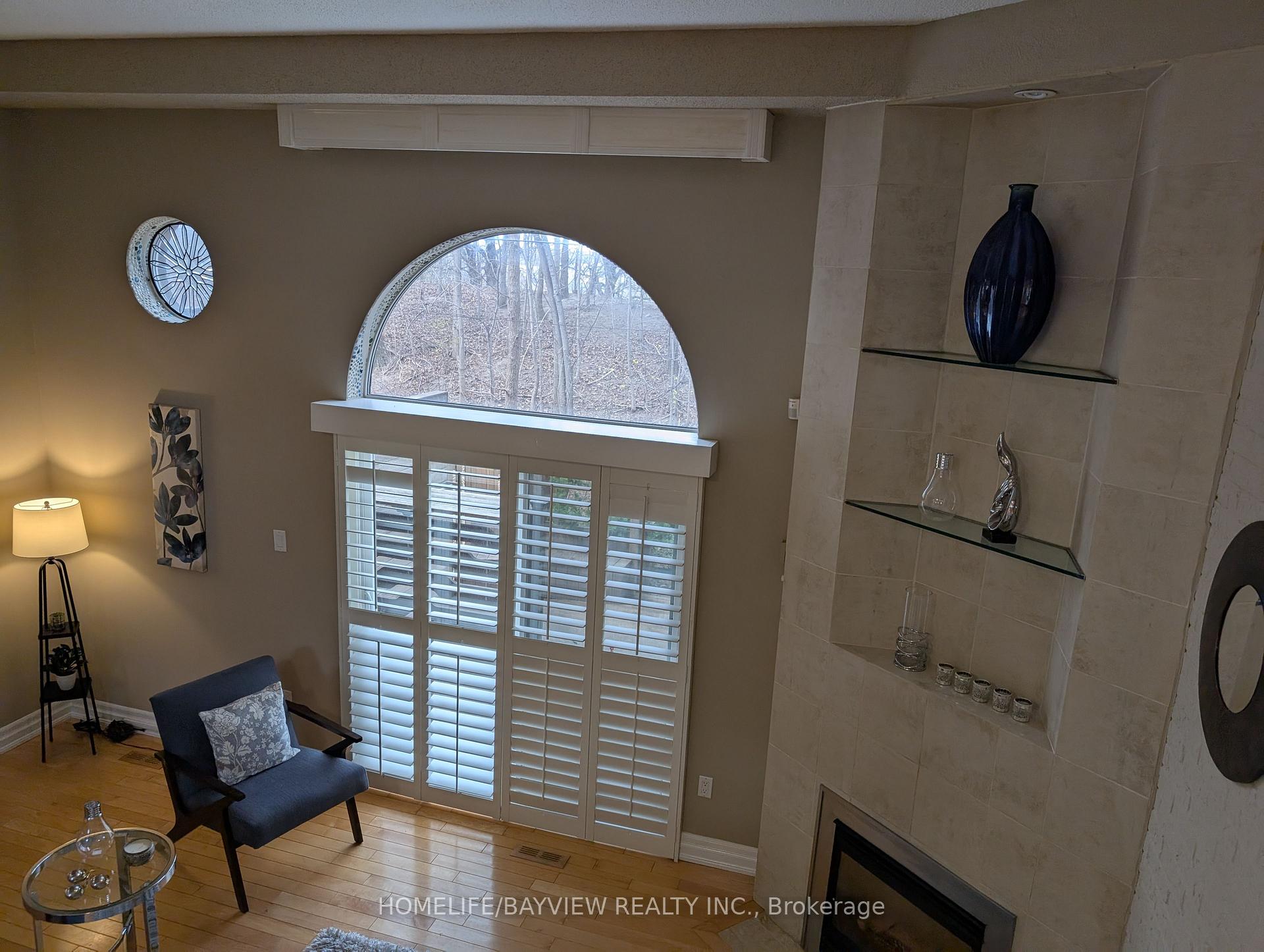 3 Bedrooms Condo at 18 Oaken Gate,  Toronto For sale