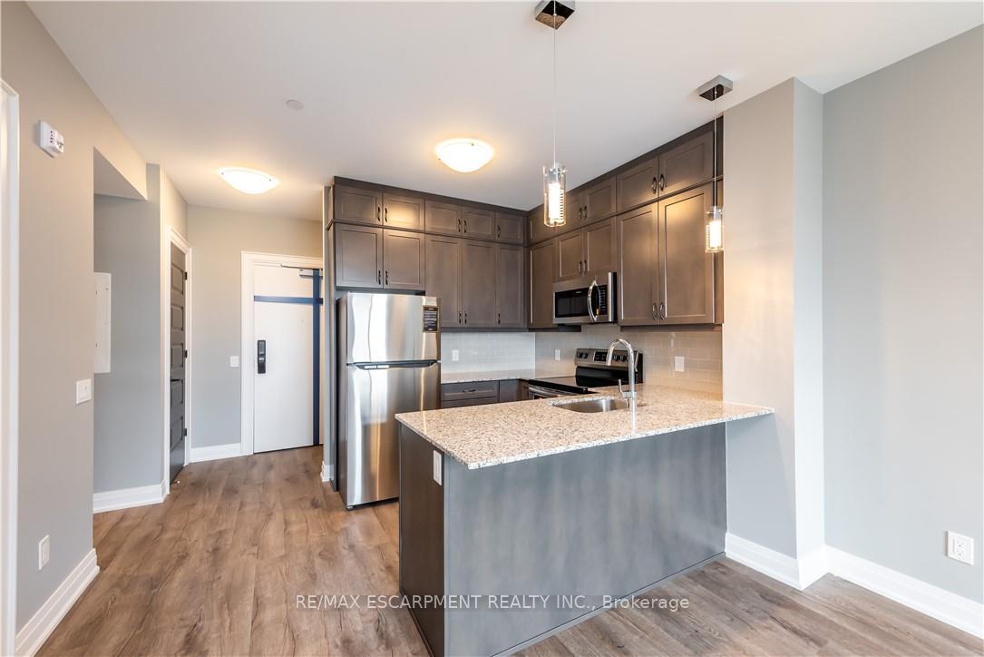 2 Bedrooms Condo at 50 KAITTING, Oakville For sale