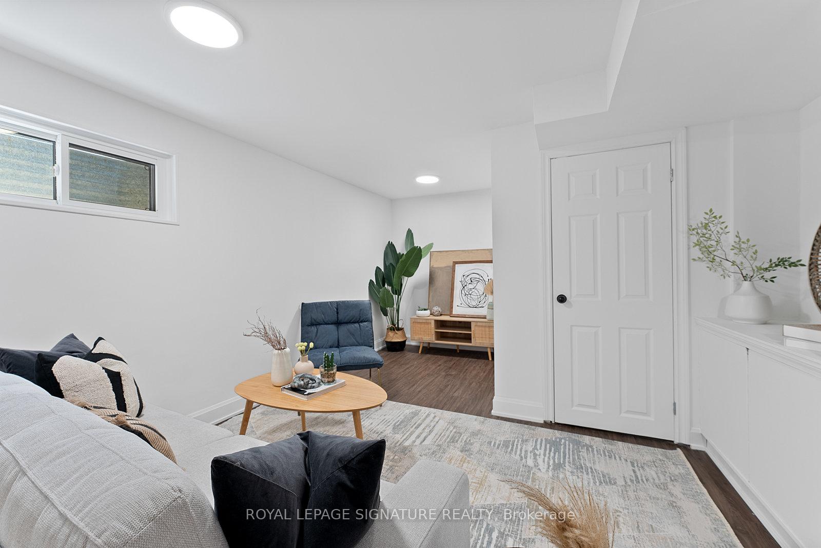 1 Bedroom Condo at 70 Jenny Wrenway, Toronto For sale