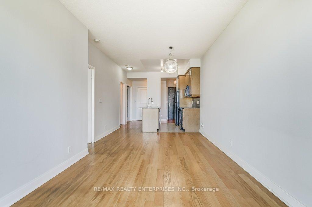 2 Bedrooms Condo at 80 Absolute, Mississauga For sale