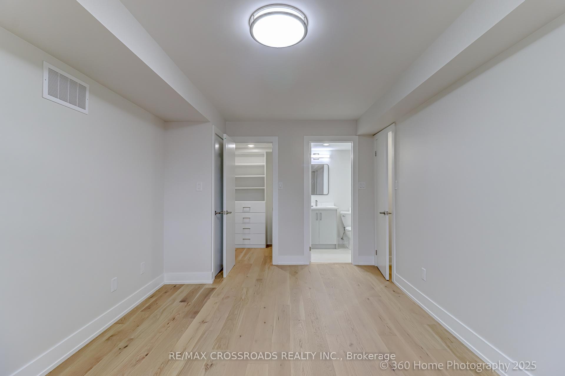 3 Bedrooms Condo at 70 Sidney Belsey,  Toronto For sale