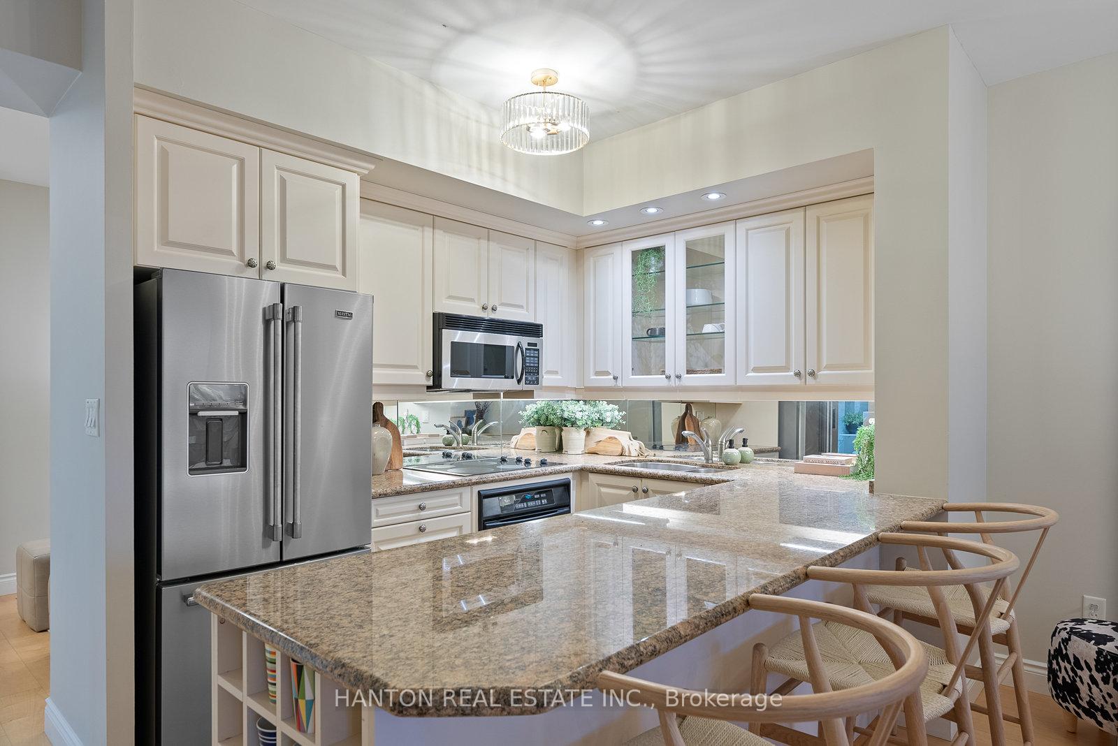 2 Bedrooms Condo at 77 Mcmurrich,  Toronto For sale