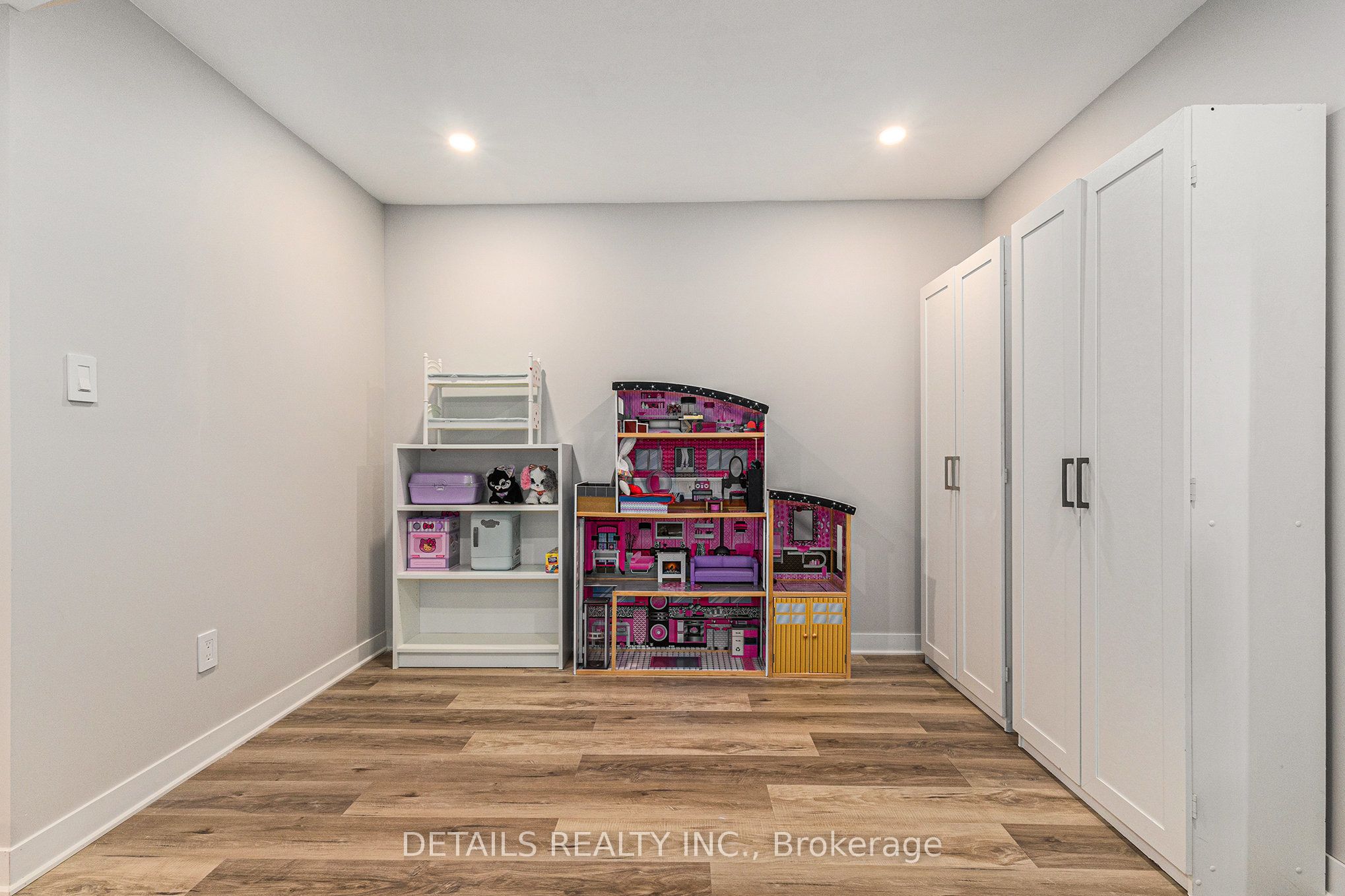480 Famille Laporte Avenue, Orleans - Cumberland and Area 1110 - Camelot