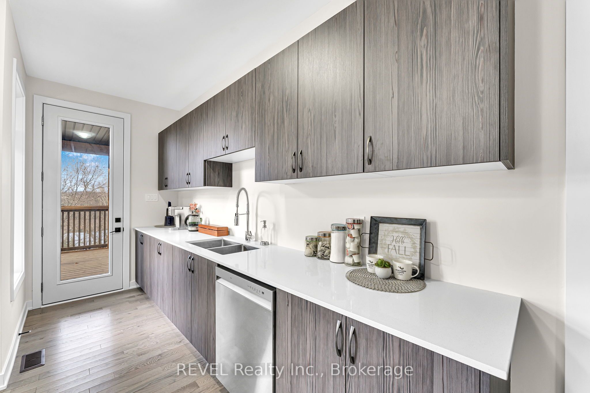 1008 Napier Court
