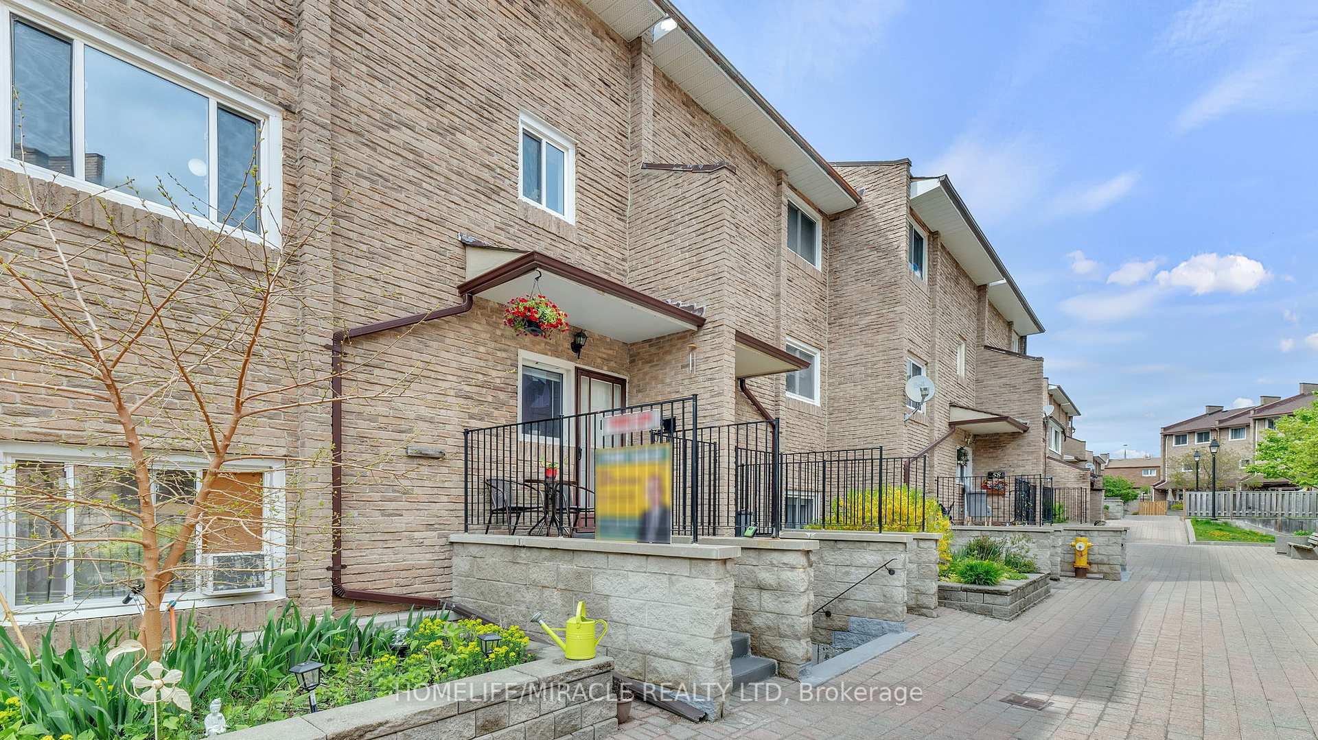 3 Bedrooms Condo at 91 Muir, Toronto For sale
