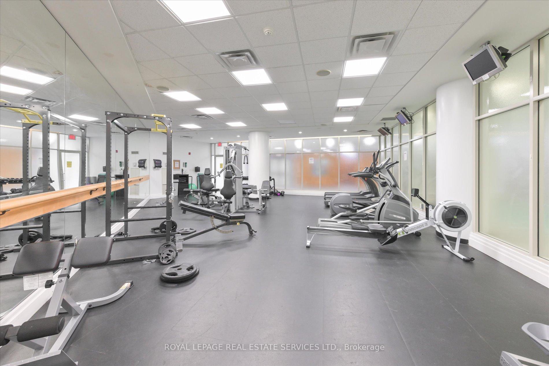 1 Bedroom Condo at 15 Windermere,  Toronto For sale