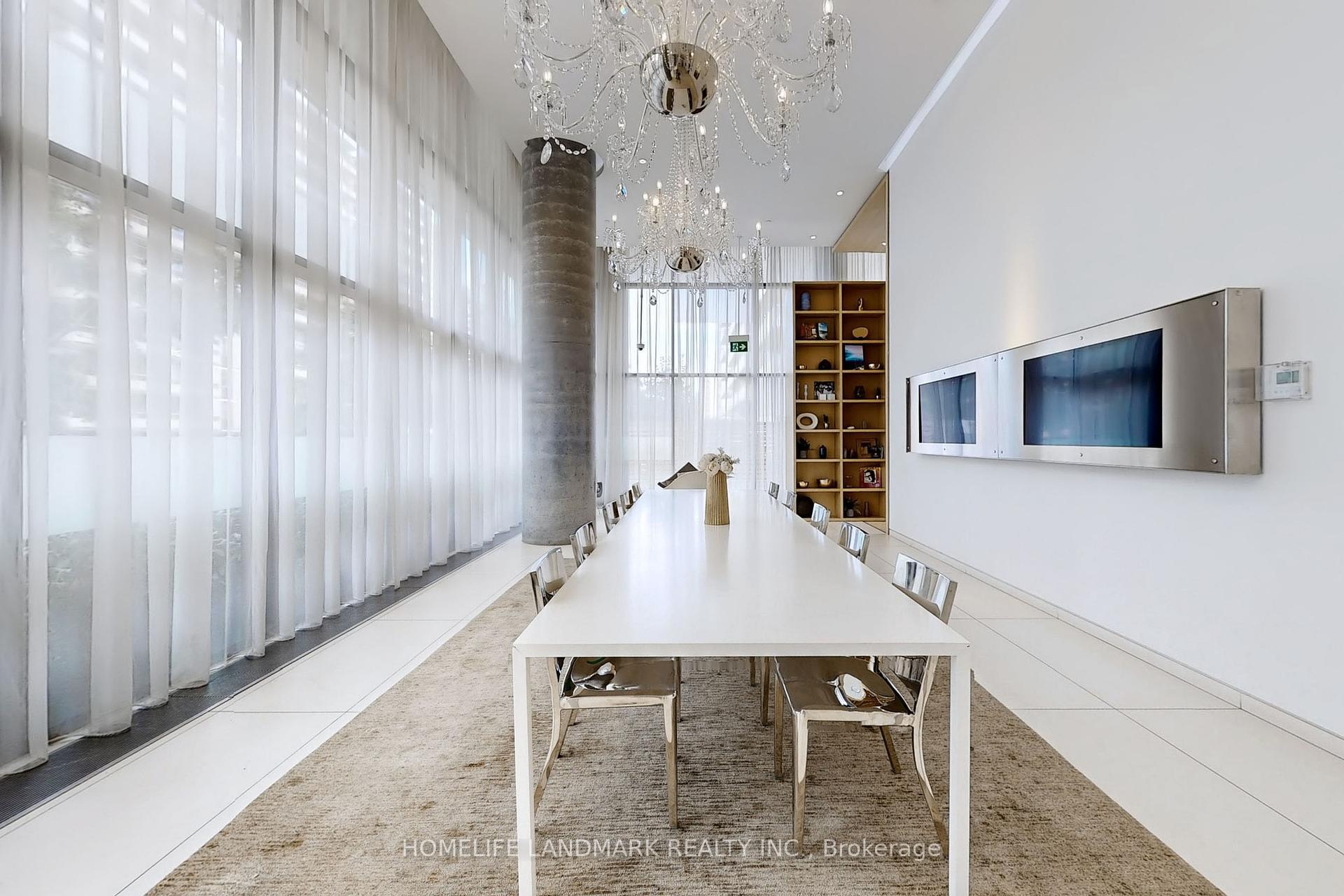 2 Bedrooms Condo at 185 Roehampton, Toronto For sale