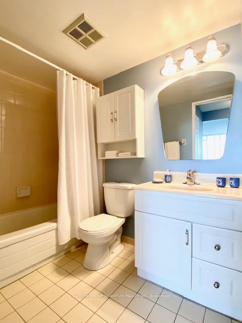 2 Bedrooms Condo at 330 Rathburn,  Mississauga For sale
