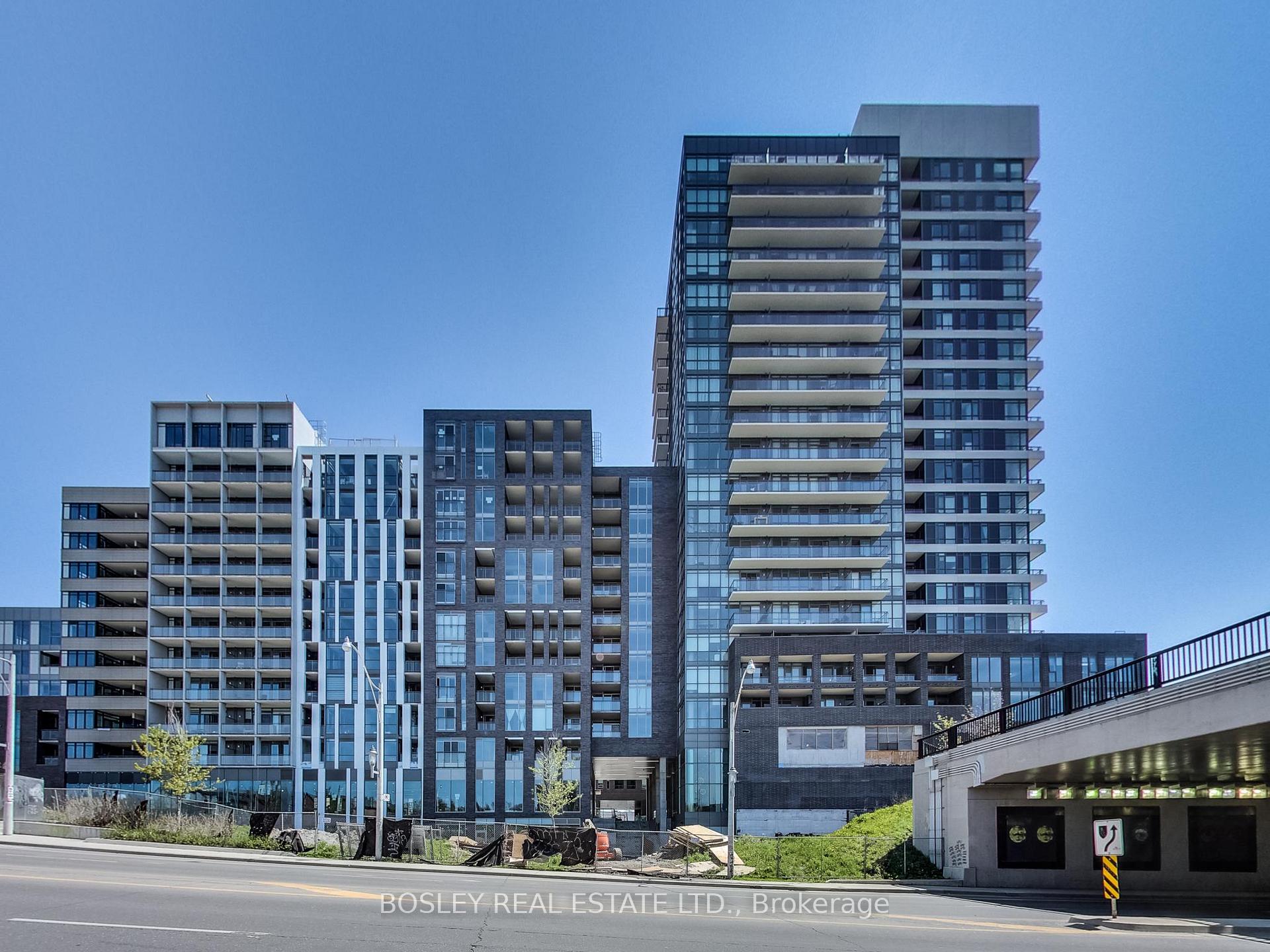 3 Bedrooms Condo at 20 Minowan Miikan, Toronto For sale