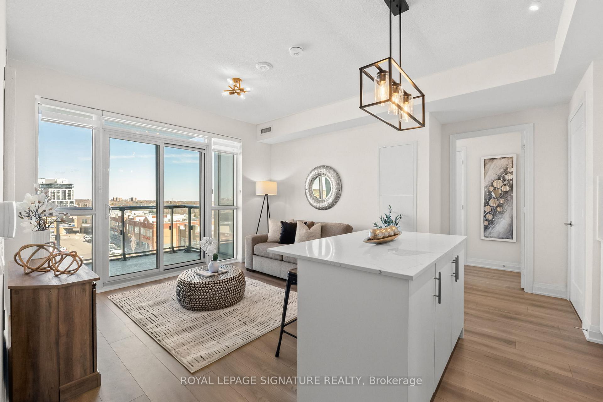 2 Bedrooms Condo at 509 Dundas, Oakville For sale