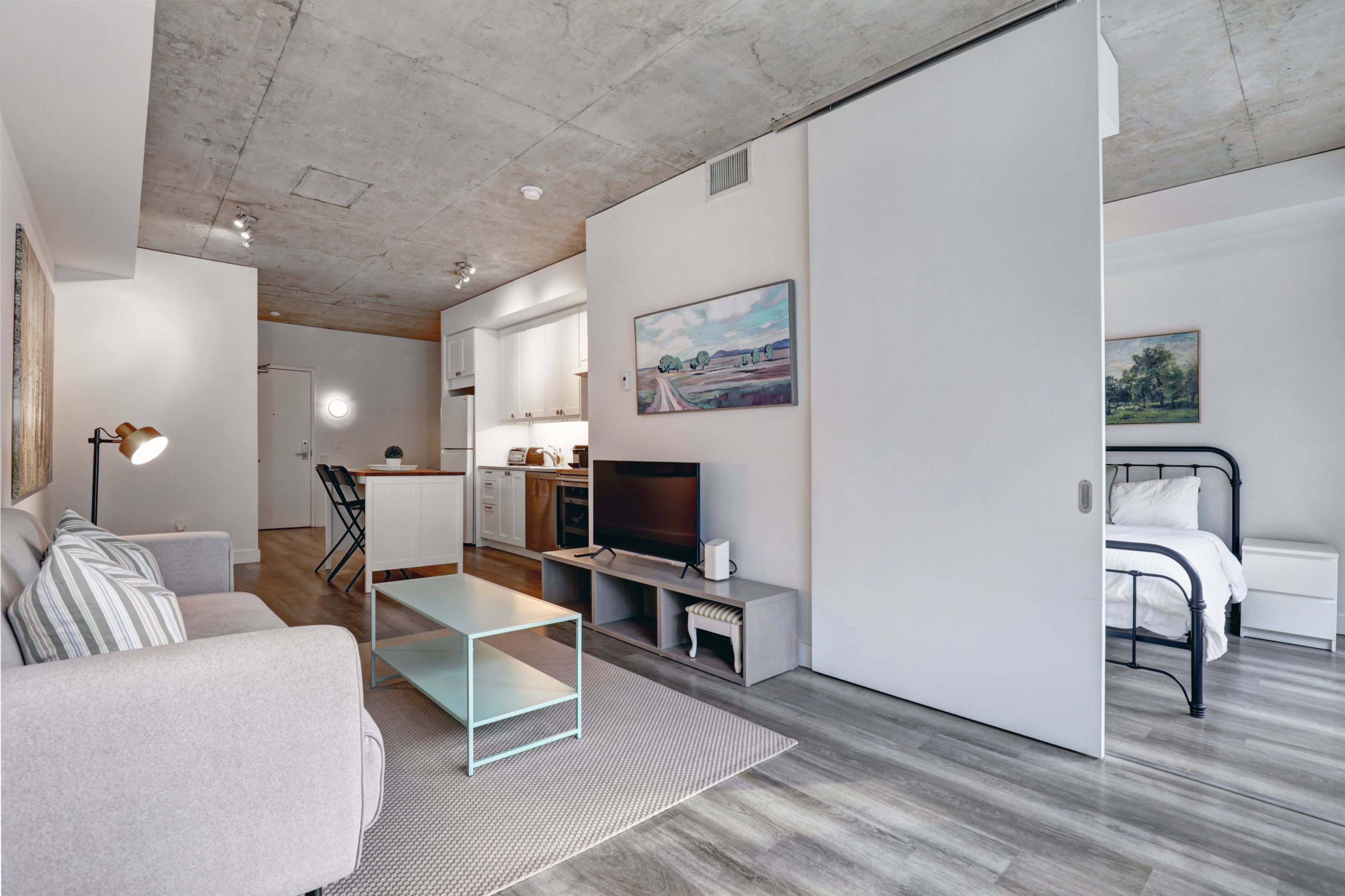 38 Niagara Street 709