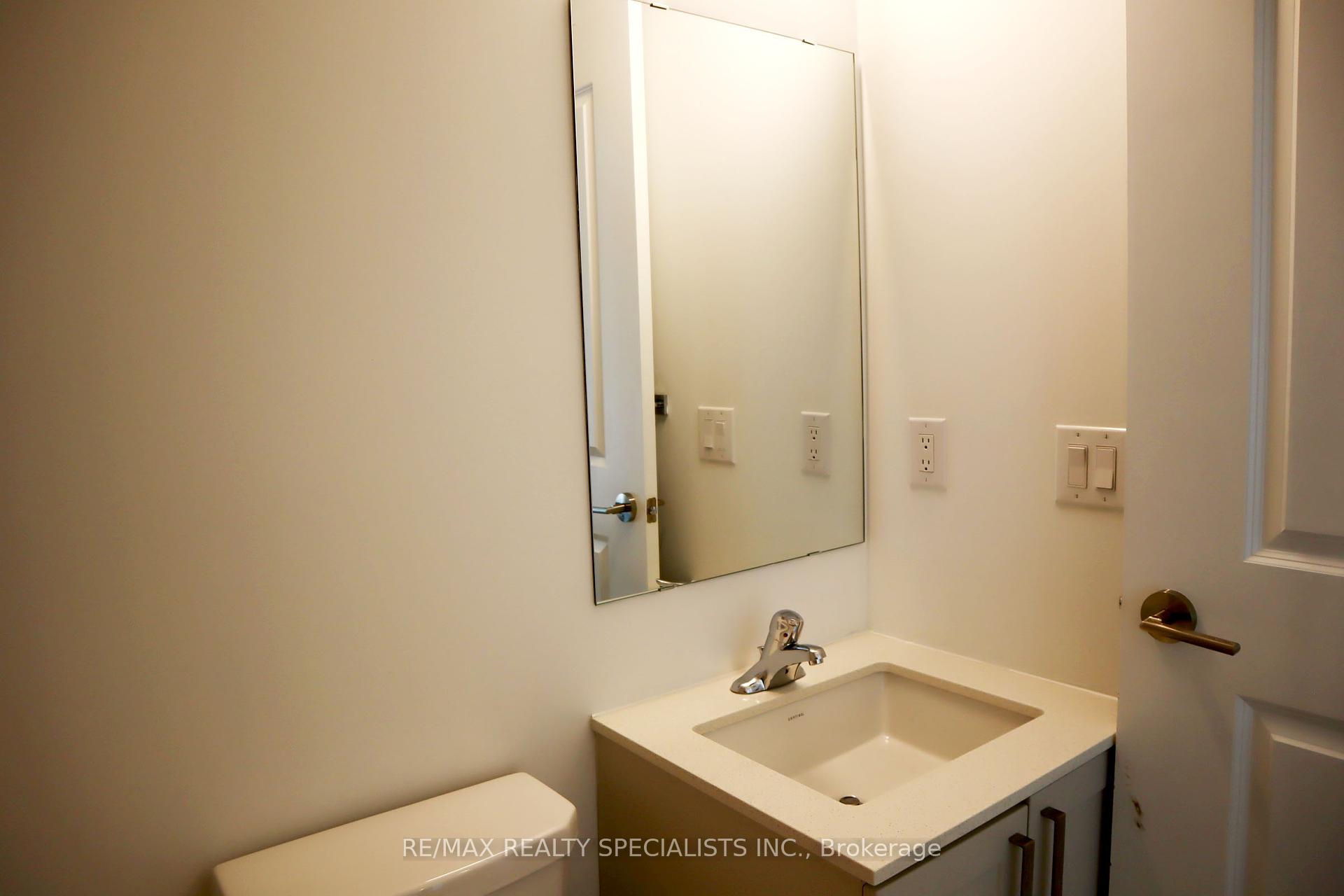 2 Bedrooms Condo at 1063 Douglas McCurdy, Mississauga For sale