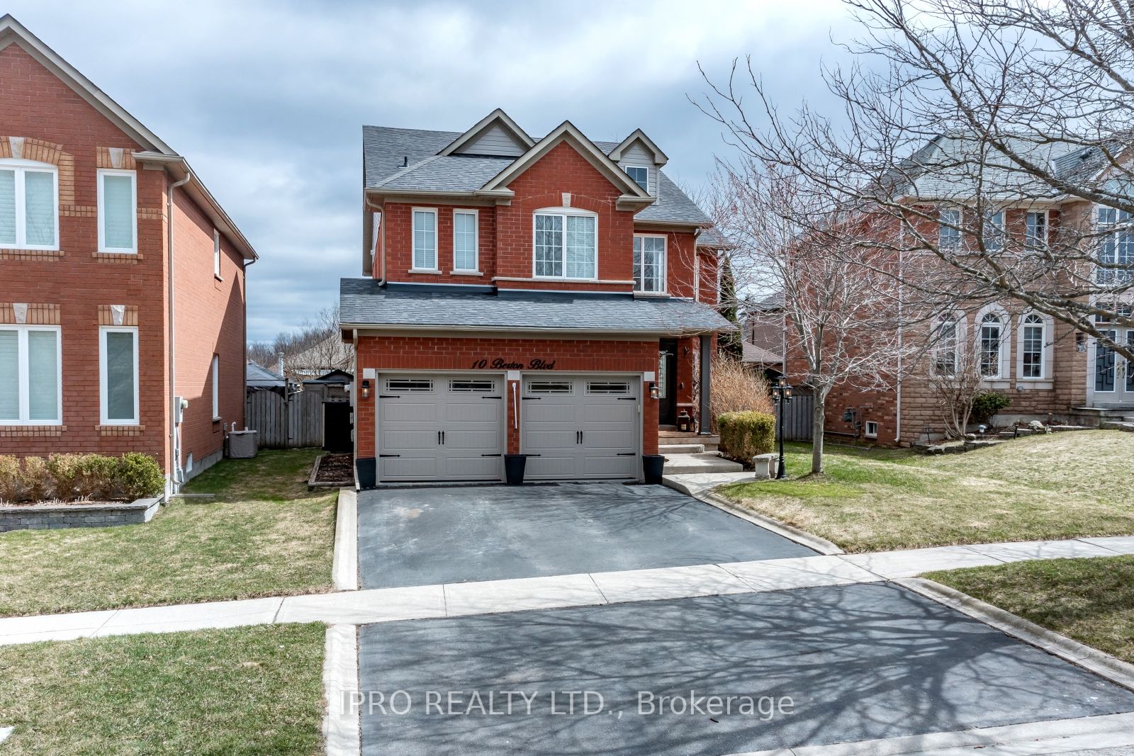 10 Berton Boulevard