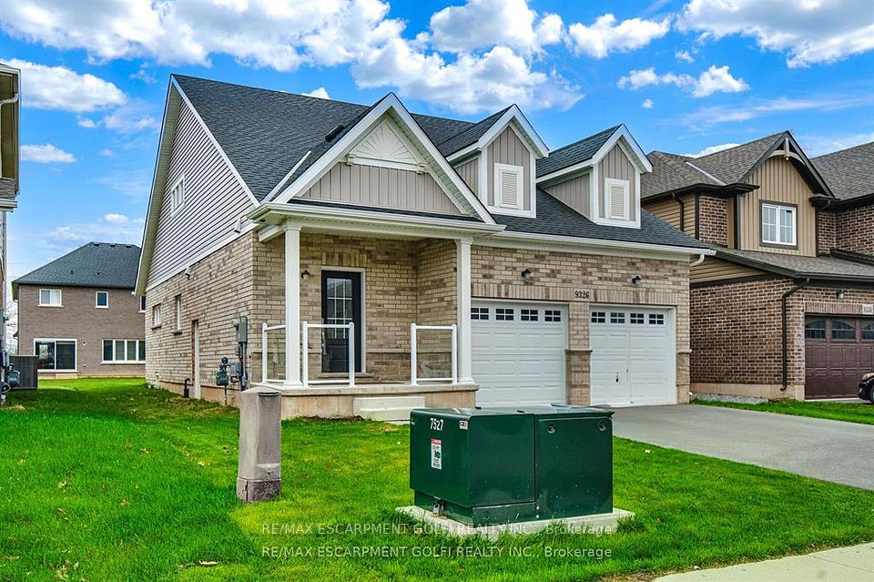 9326 White Oak Avenue, Niagara Falls, ON L2G 3P6