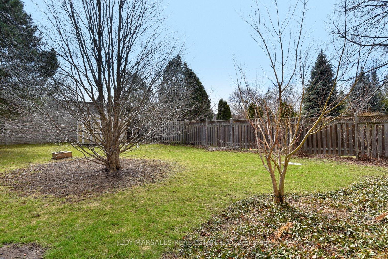 3 Bedrooms Condo at 644 Upper Paradise,  Hamilton For sale