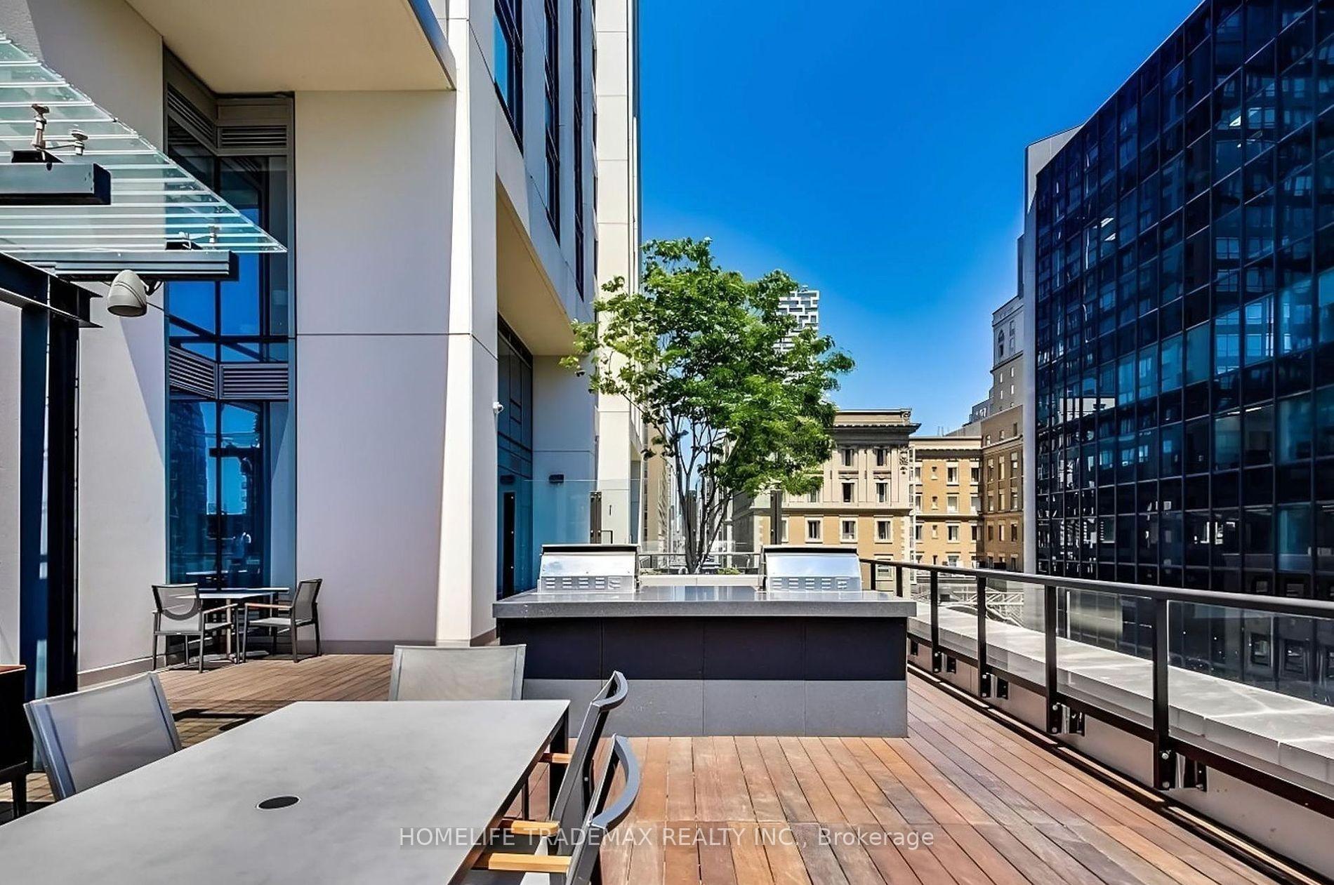2 Bedrooms Condo at 88 Scott,  Toronto For sale