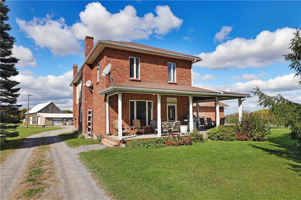 704 CLIFFORD SIDE Road McNab/Braeside Ontario K7V 3Z4