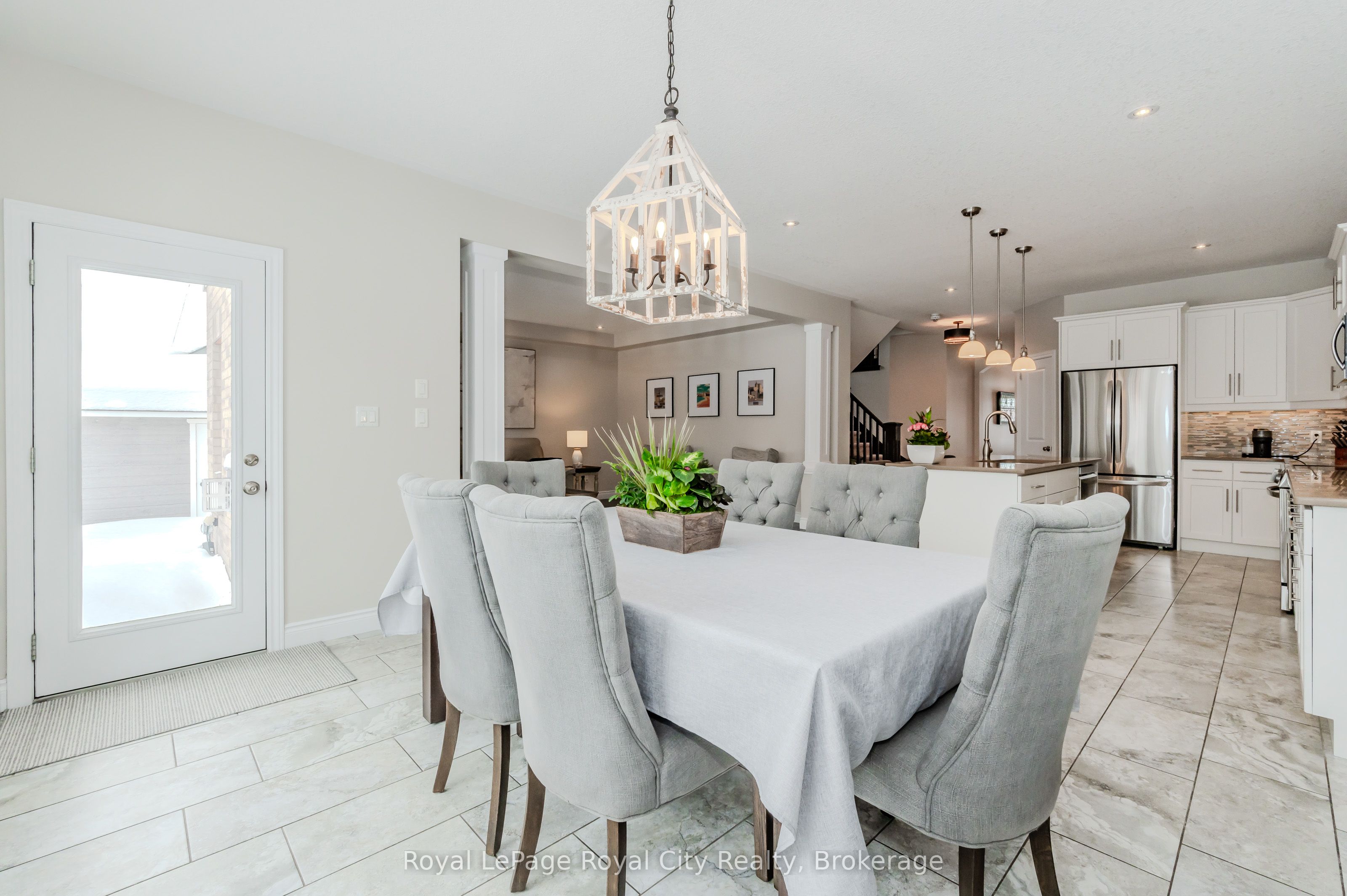 213 Tremaine Crescent