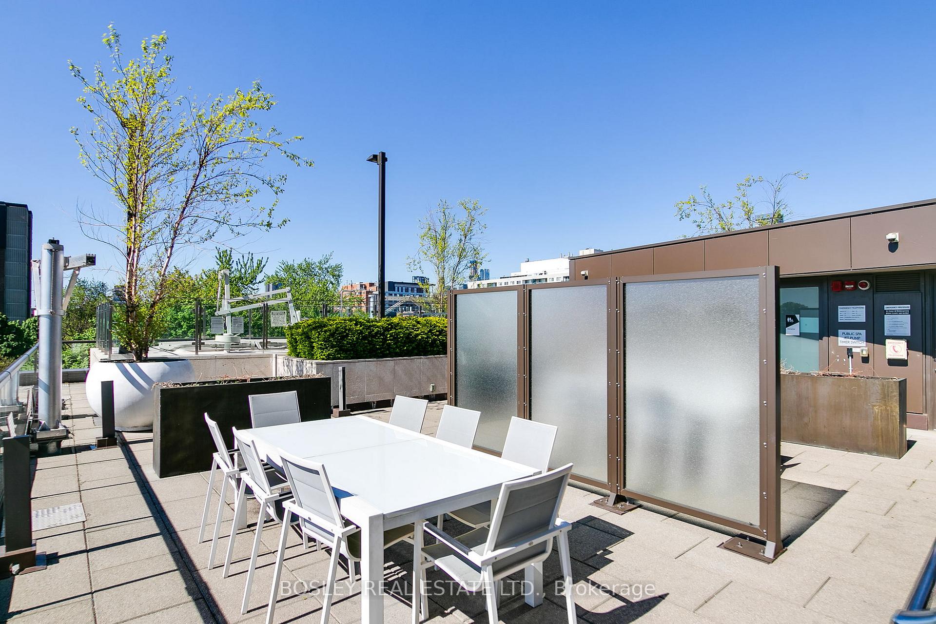 2 Bedrooms Condo at 80 Vanauley, Toronto For sale