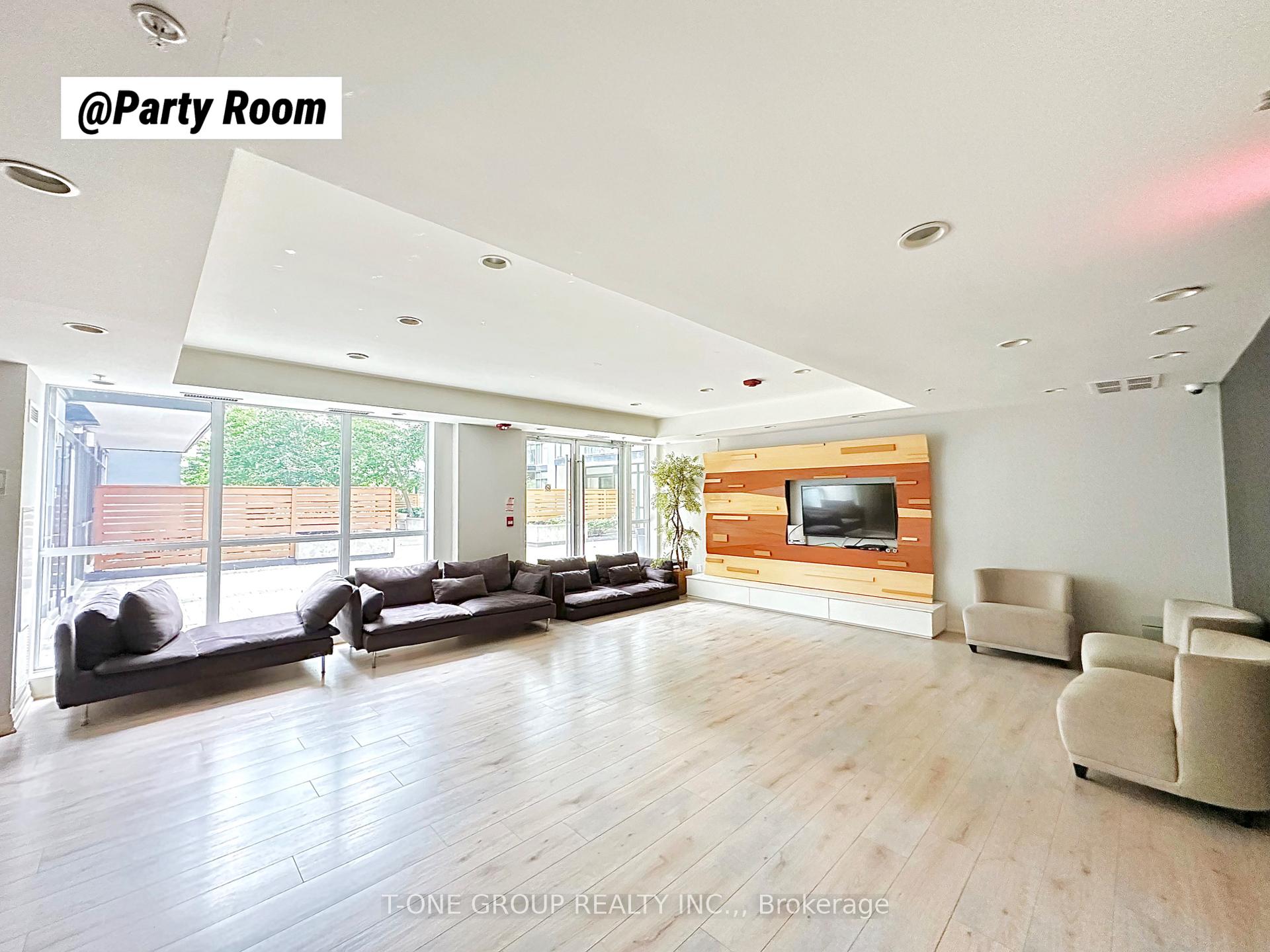 1 Bedroom Condo at 15 James Finlay, Toronto For sale