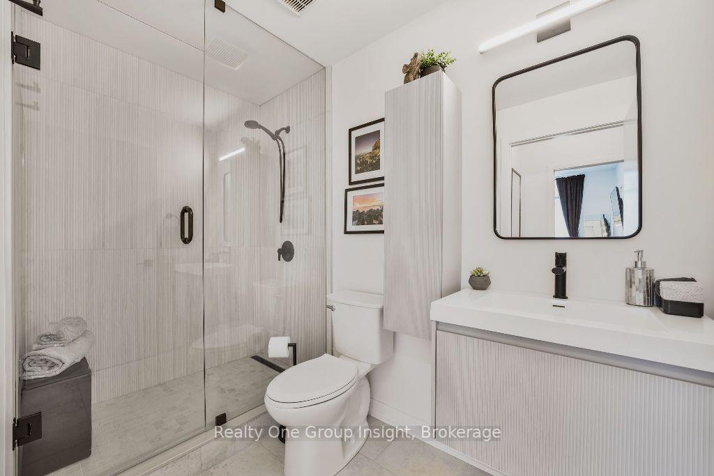 1 Bedroom Condo at 551 Maple,  Burlington For sale