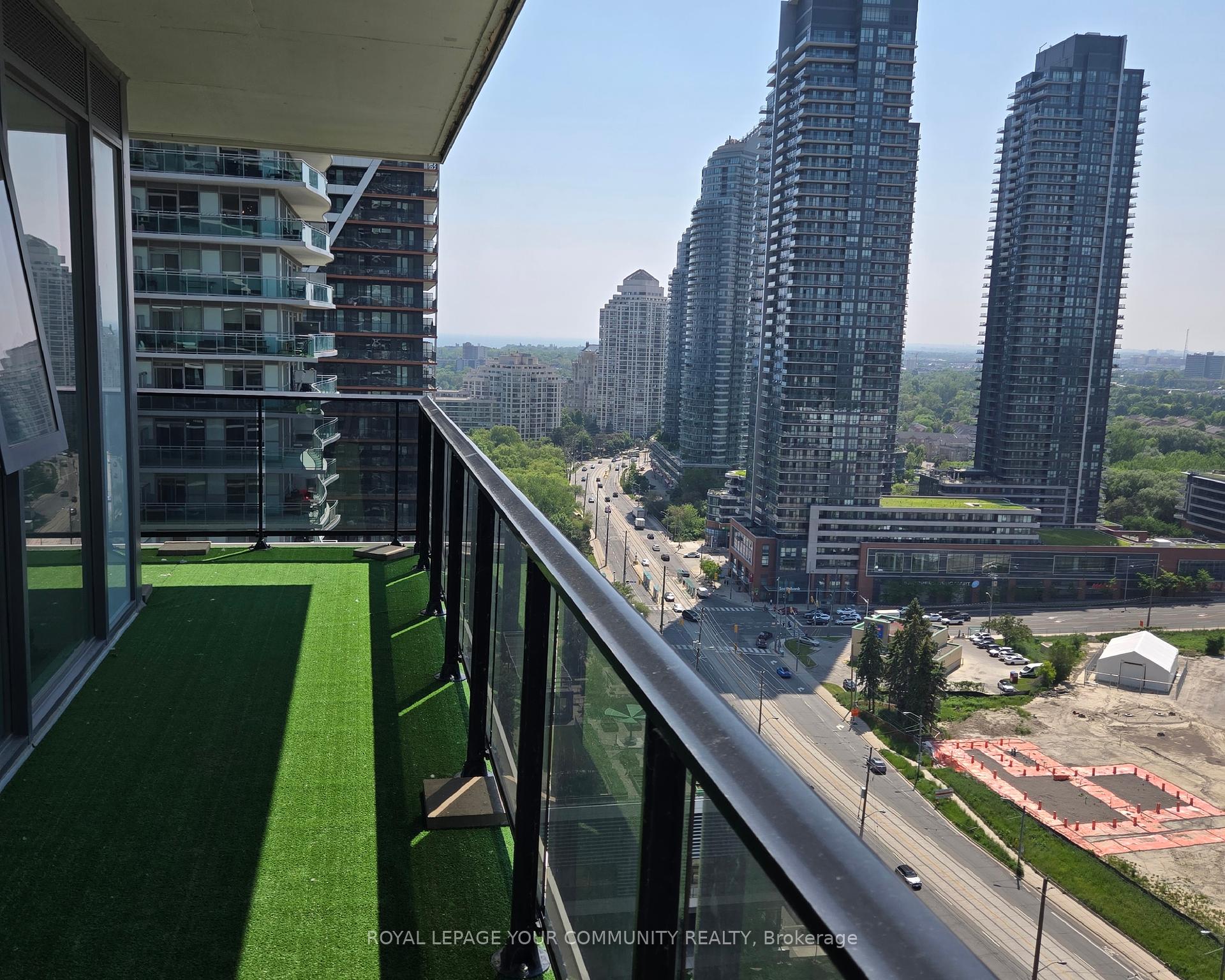 2 Bedrooms Condo at 70 Annie Craig, Toronto For sale