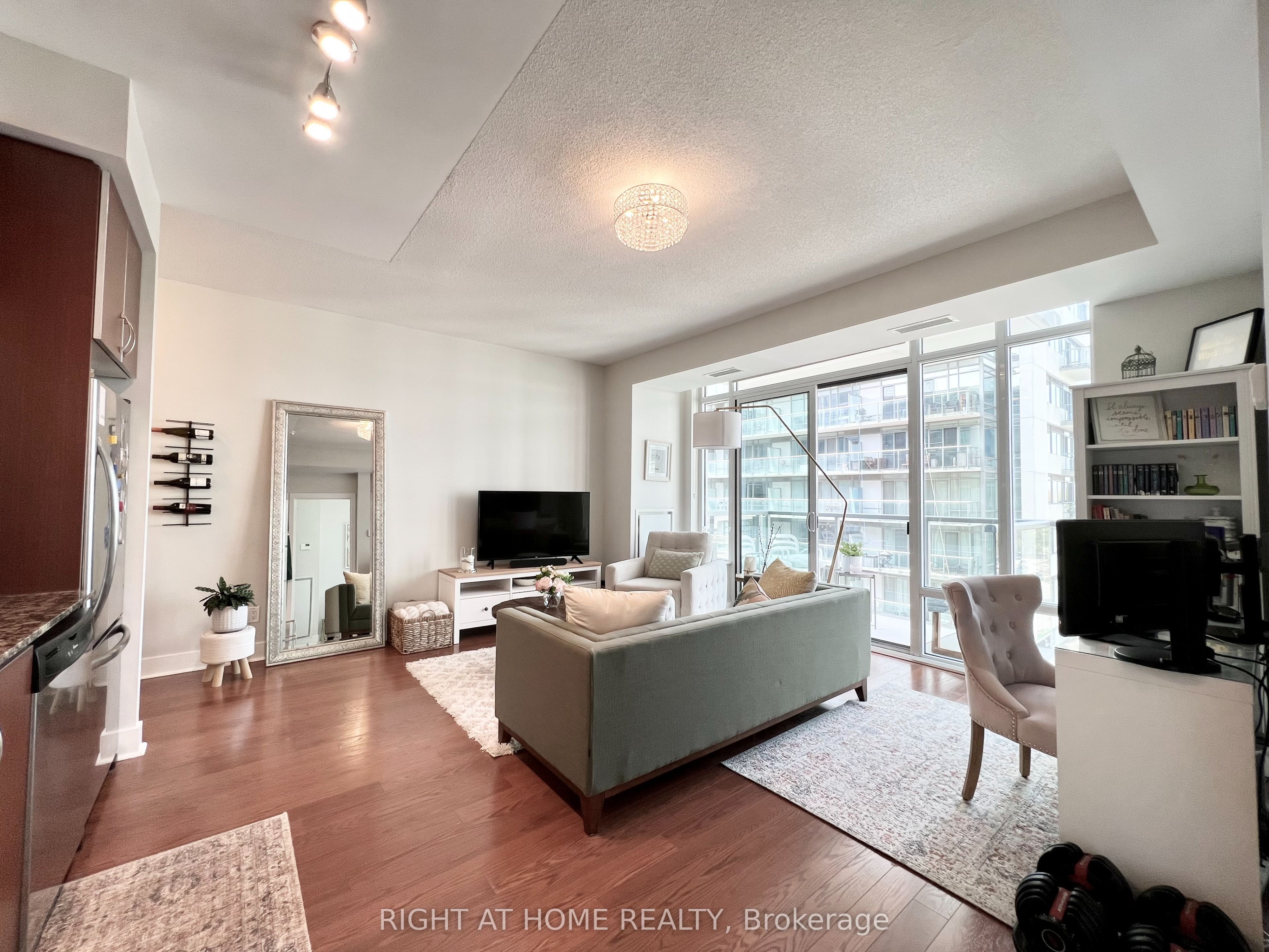 90 Stadium Road, #606