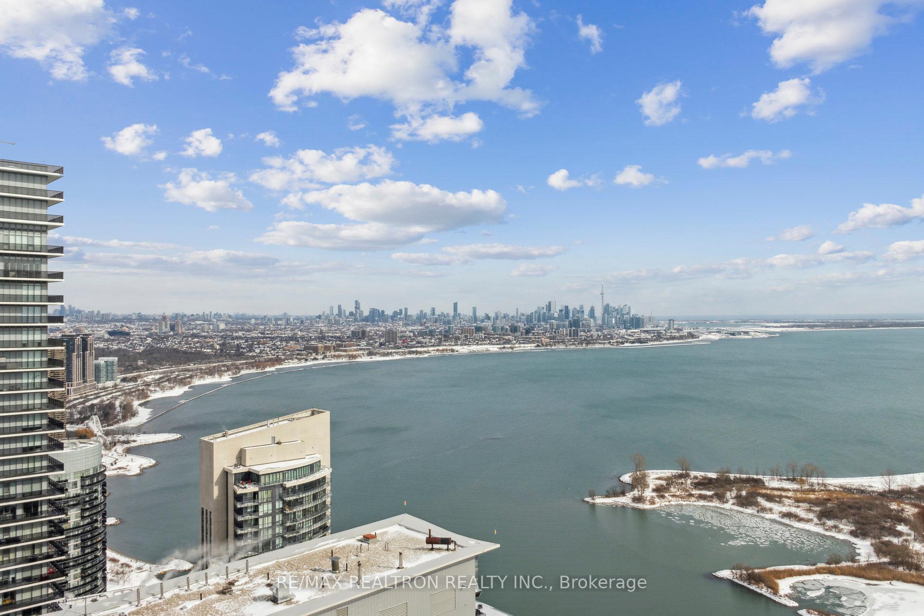 2 Bedrooms Condo at 30 Shore Breeze, Toronto For sale