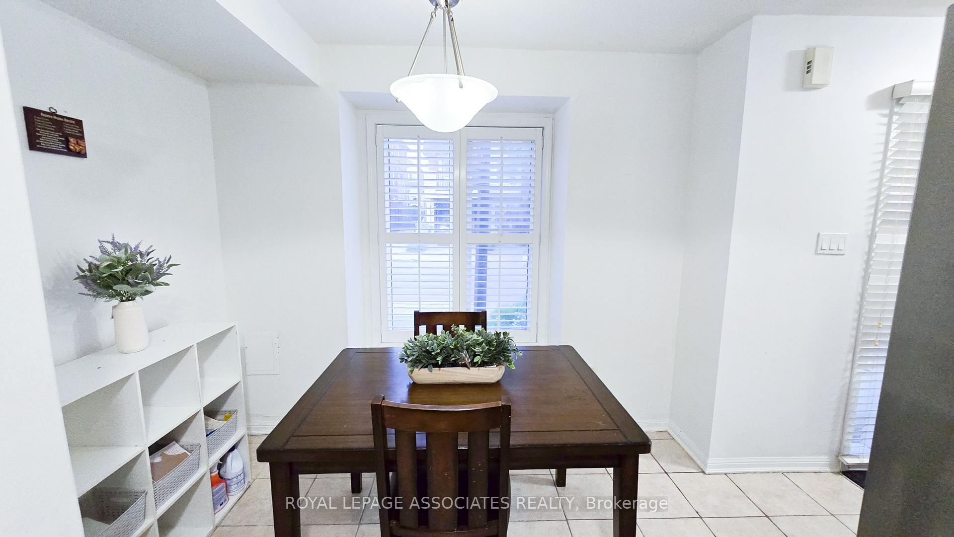 2 Bedrooms Condo at 50 Mendelssohn, Toronto For sale