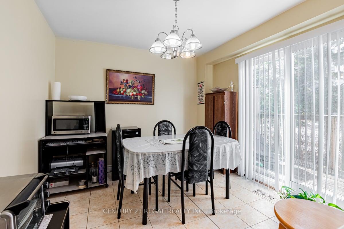 3 Bedrooms Condo at 2359 Birchmount, Toronto For sale