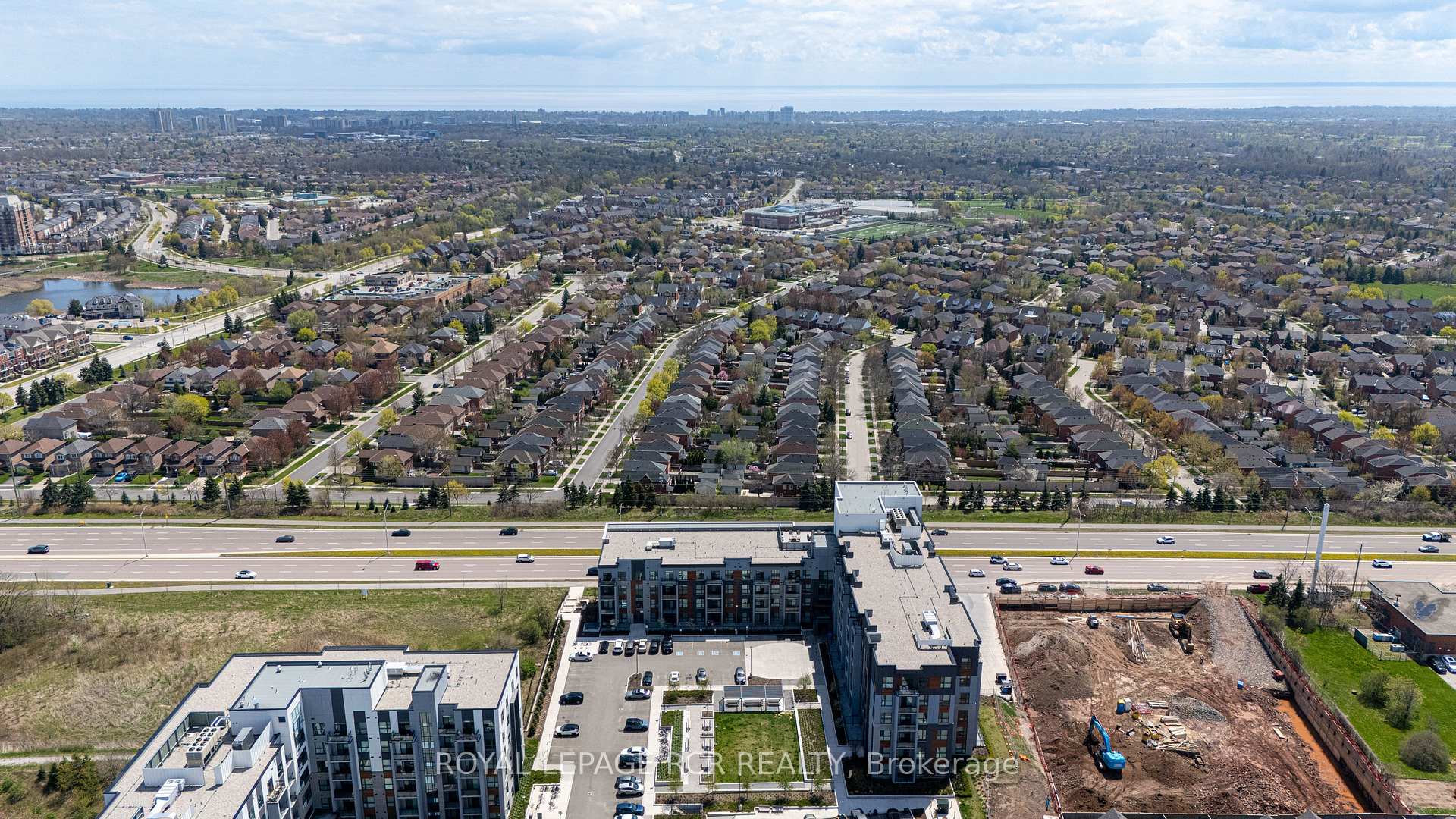 1 Bedroom Condo at 95 Dundas, Oakville For sale