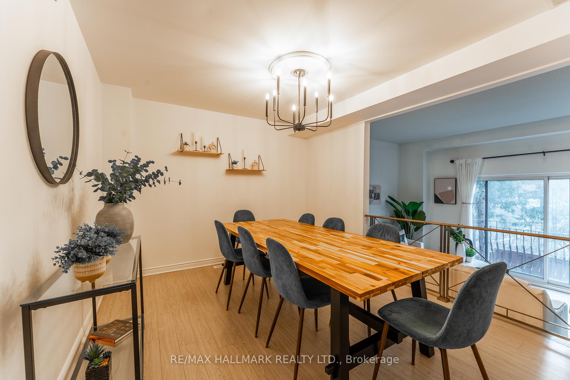 3 Bedrooms Condo at 60 Bards Walkway, Toronto For sale