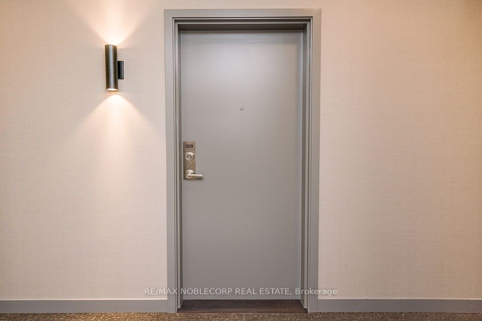 https://trreb-image.ampre.ca/oCGL9KRWzdjq9UZPUo8FWnZQtg19toGVM16m1JAPaAQ/rs:fit:960:960/wm:.5:so:0:50:.4/wmsh:10/wmt:PHNwYW4gZm9yZWdyb3VuZD0nd2hpdGUnIGZvbnQ9JzY4Jz5SRS9NQVggTk9CTEVDT1JQIFJFQUwgRVNUQVRFLCBCcm9rZXJhZ2U8L3NwYW4-/L3RycmViL2xpc3RpbmdzLzQwLzk2LzI4LzA1L3AvMWI4ZTZhYWMtNzJhNC00NDMzLWE1YTItMWM2NjJlOWY4MWQwLmpwZw.jpg
