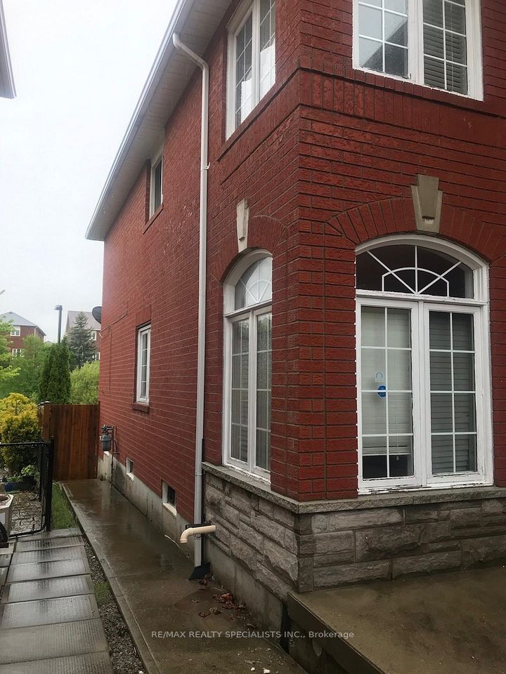 7166 BLACK WALNUT Trail, Mississauga, ON L5N 7N5