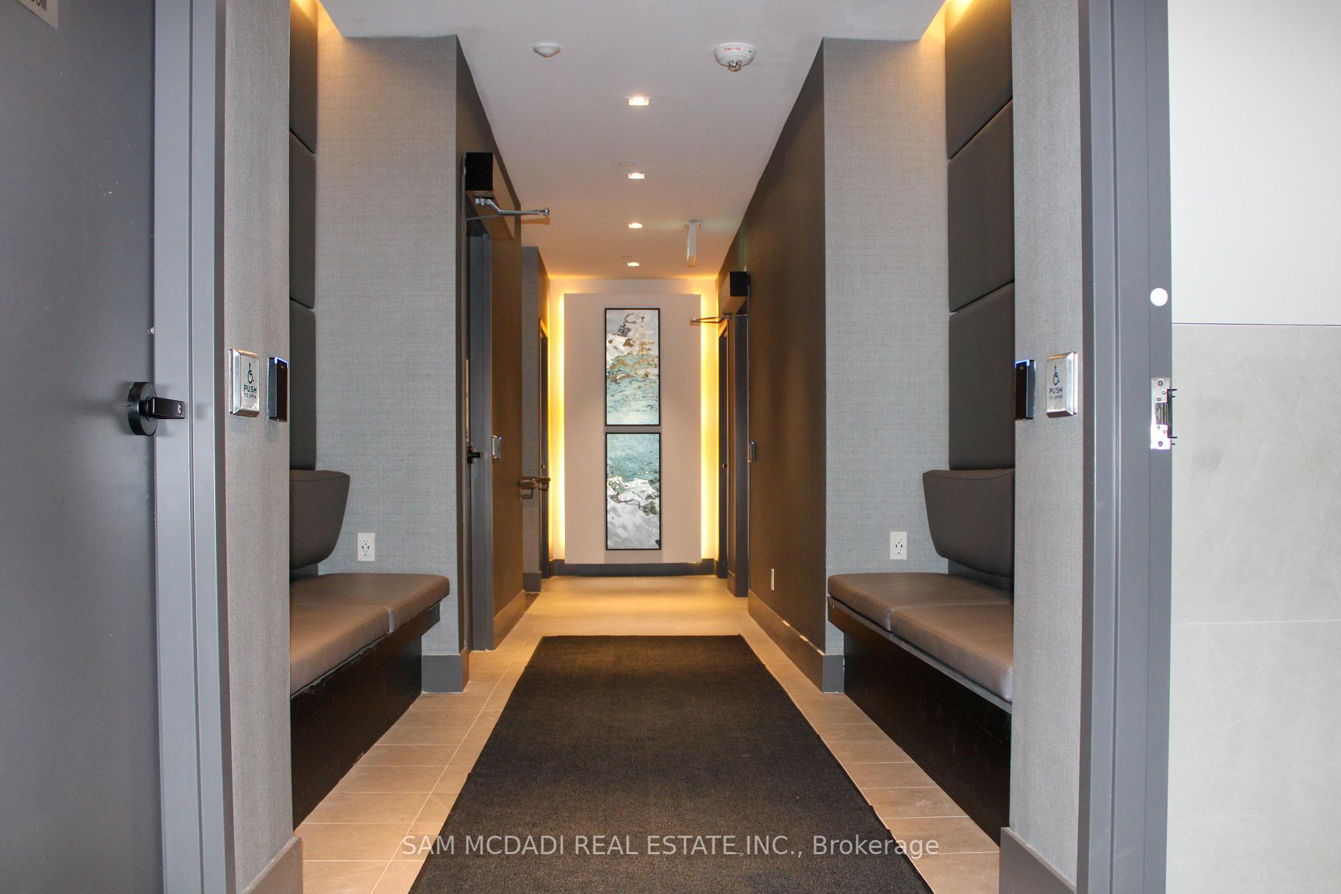 2 Bedrooms Condo at 2489 Taunton, Oakville For sale