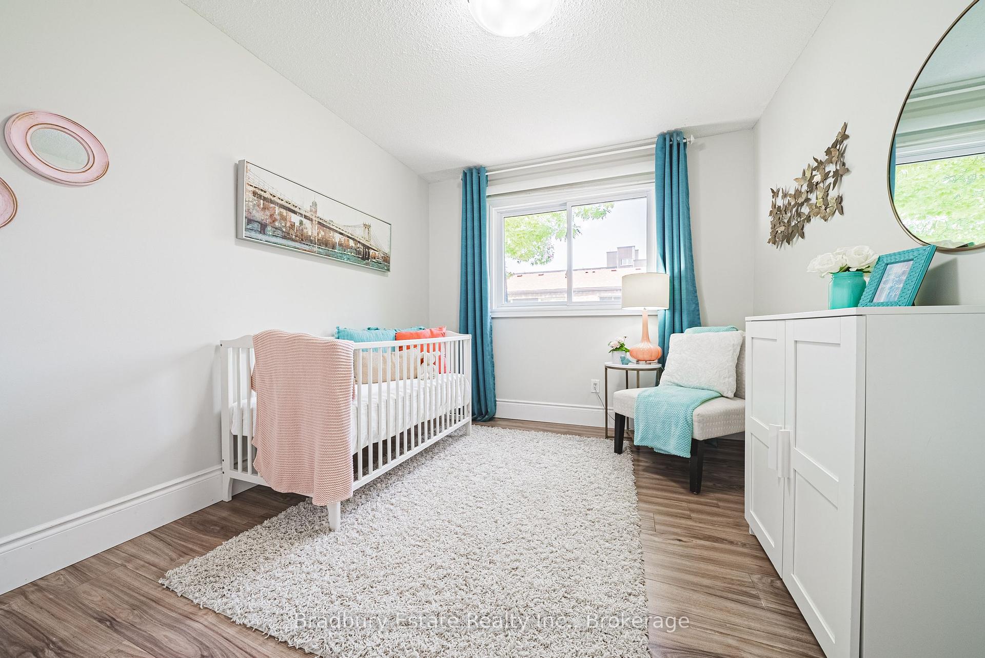 3 Bedrooms Condo at 1489 Ester, Burlington For sale