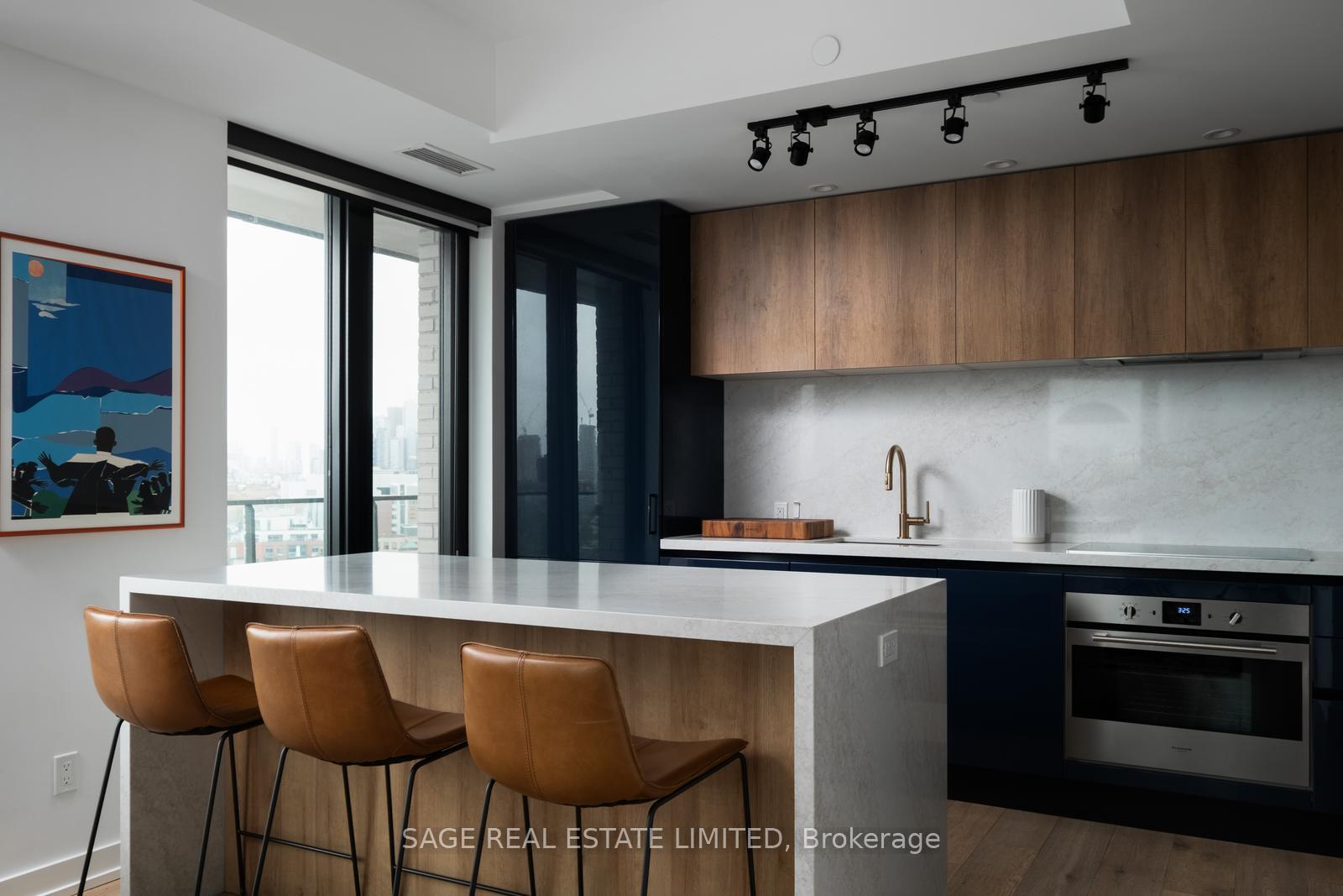 3 Bedrooms Condo at 200 Sudbury, Toronto For sale