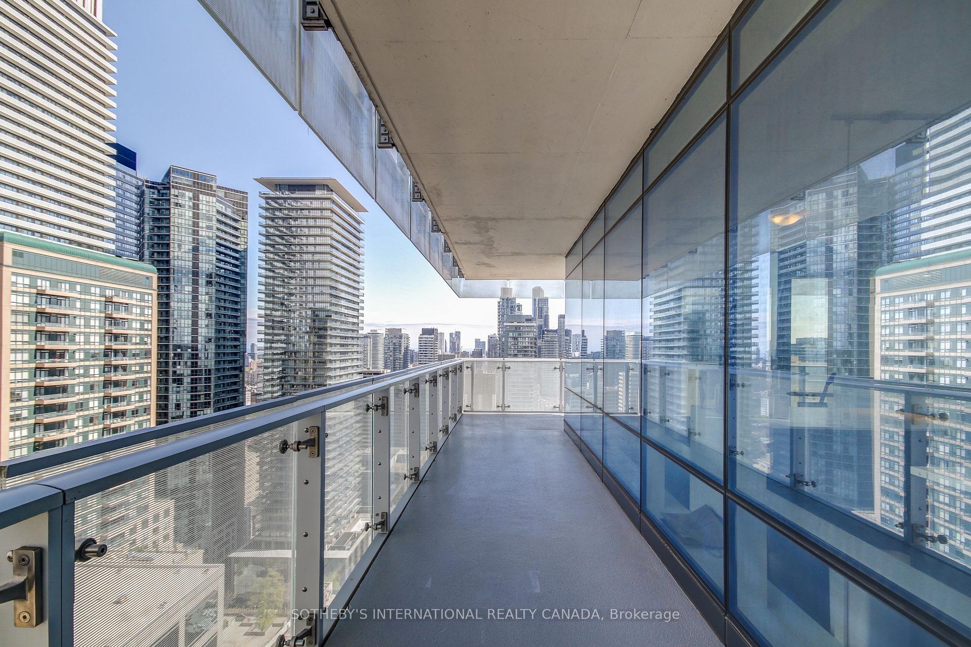 2 Bedrooms Condo at 1 Bloor, Toronto For sale