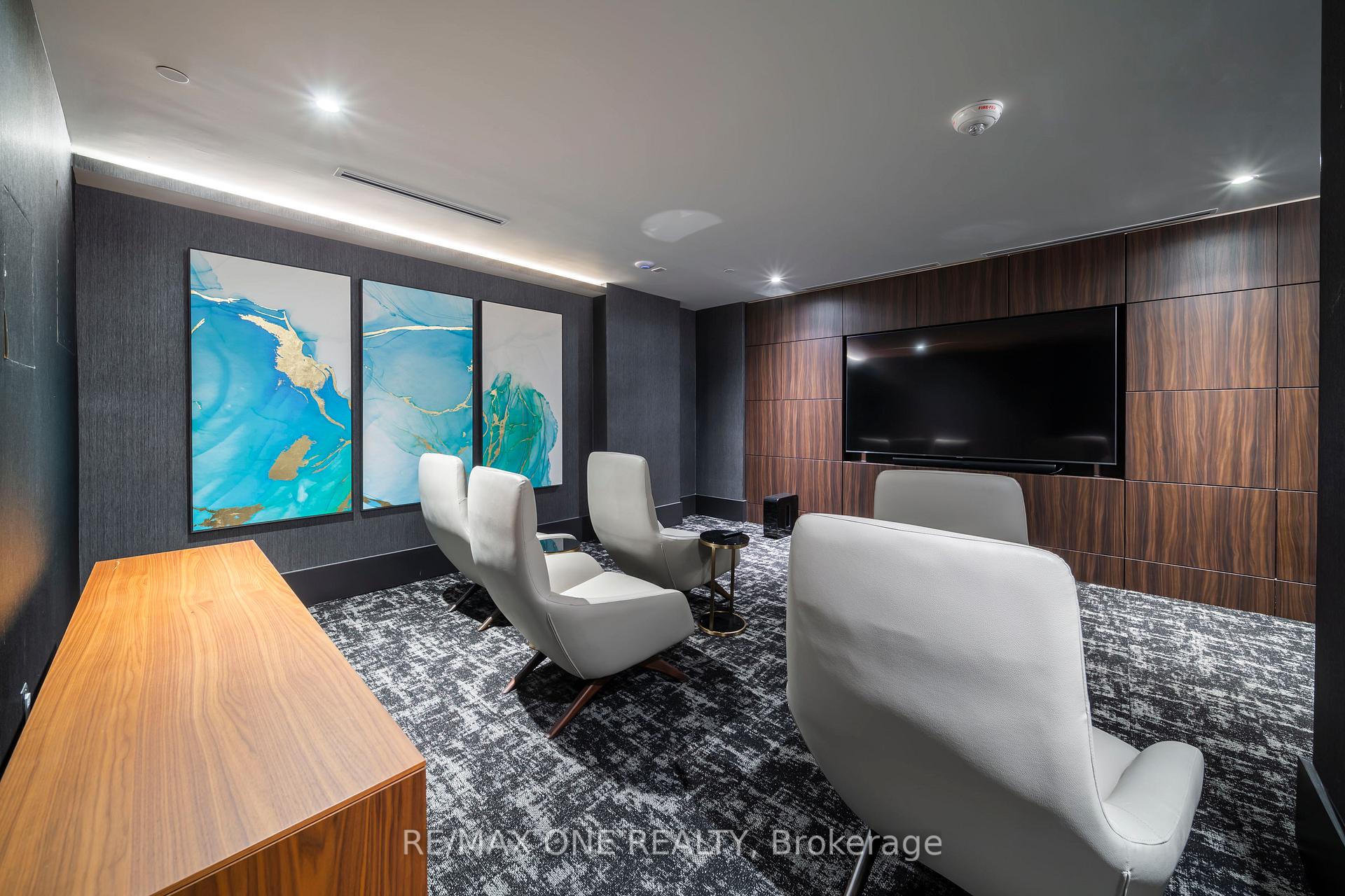 Photo of #904 - 185 Deerfield Road, Newmarket, ON L3Y 0G7