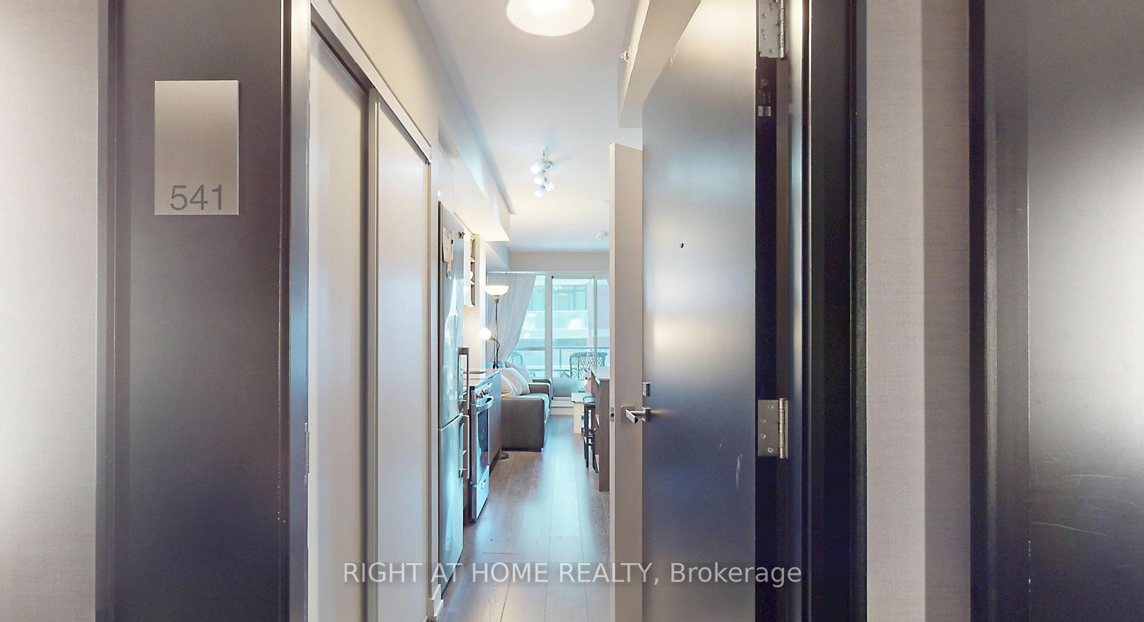 1 Bedroom Condo at 31 Tippet,  Toronto For sale