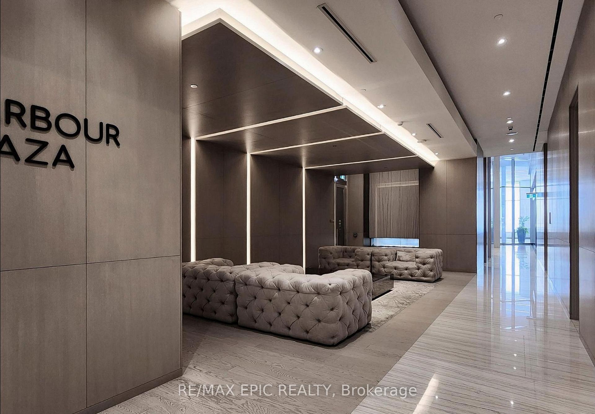 3 Bedrooms Condo at 88 Harbour,  Toronto For sale