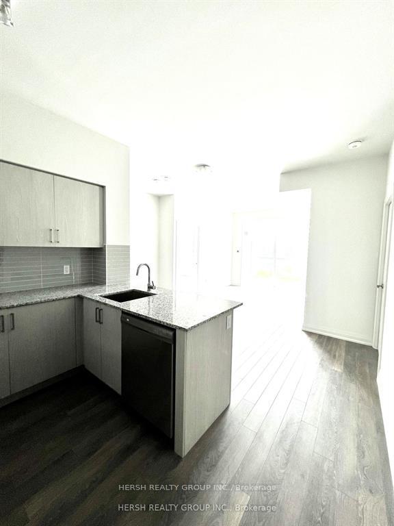 3 Bedrooms Condo at 10 Meadowglen,  Toronto For sale