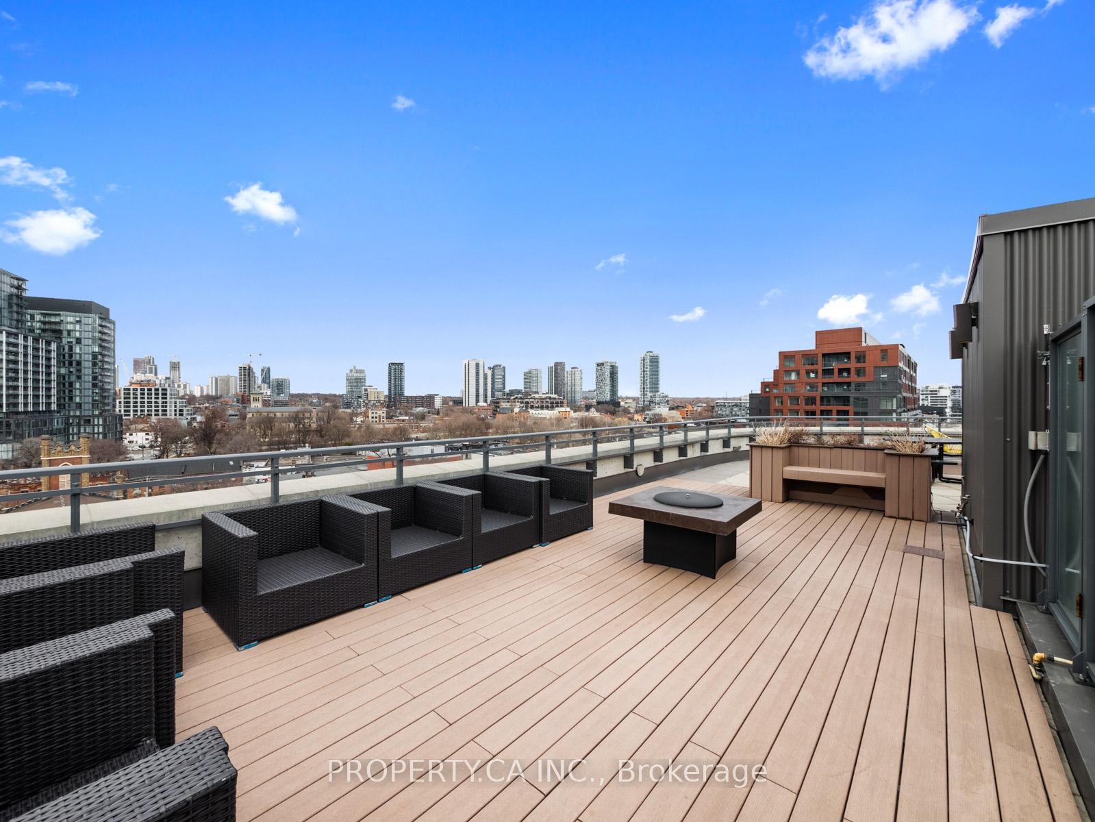 2 Bedrooms Condo at 90 Trinity,  Toronto For sale