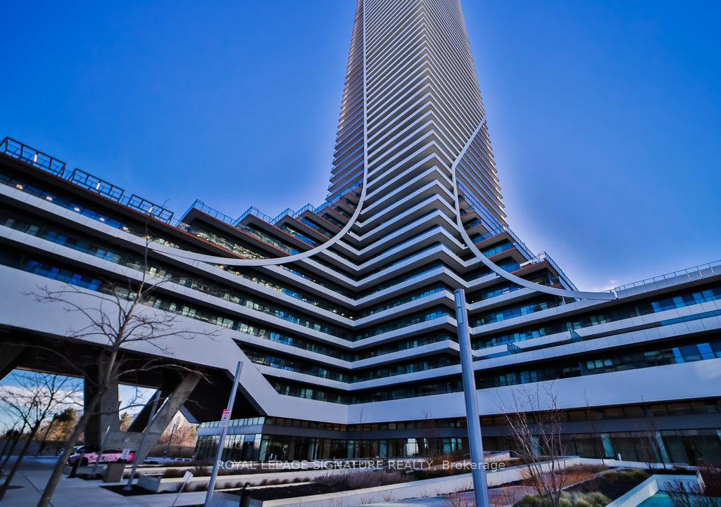 3 Bedrooms Condo at 30 Shore Breeze, Toronto For sale