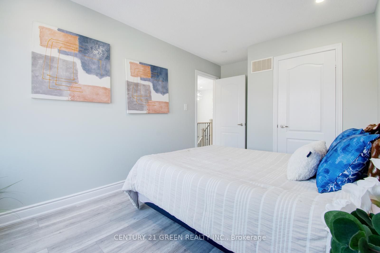 65 Yardley Crescent