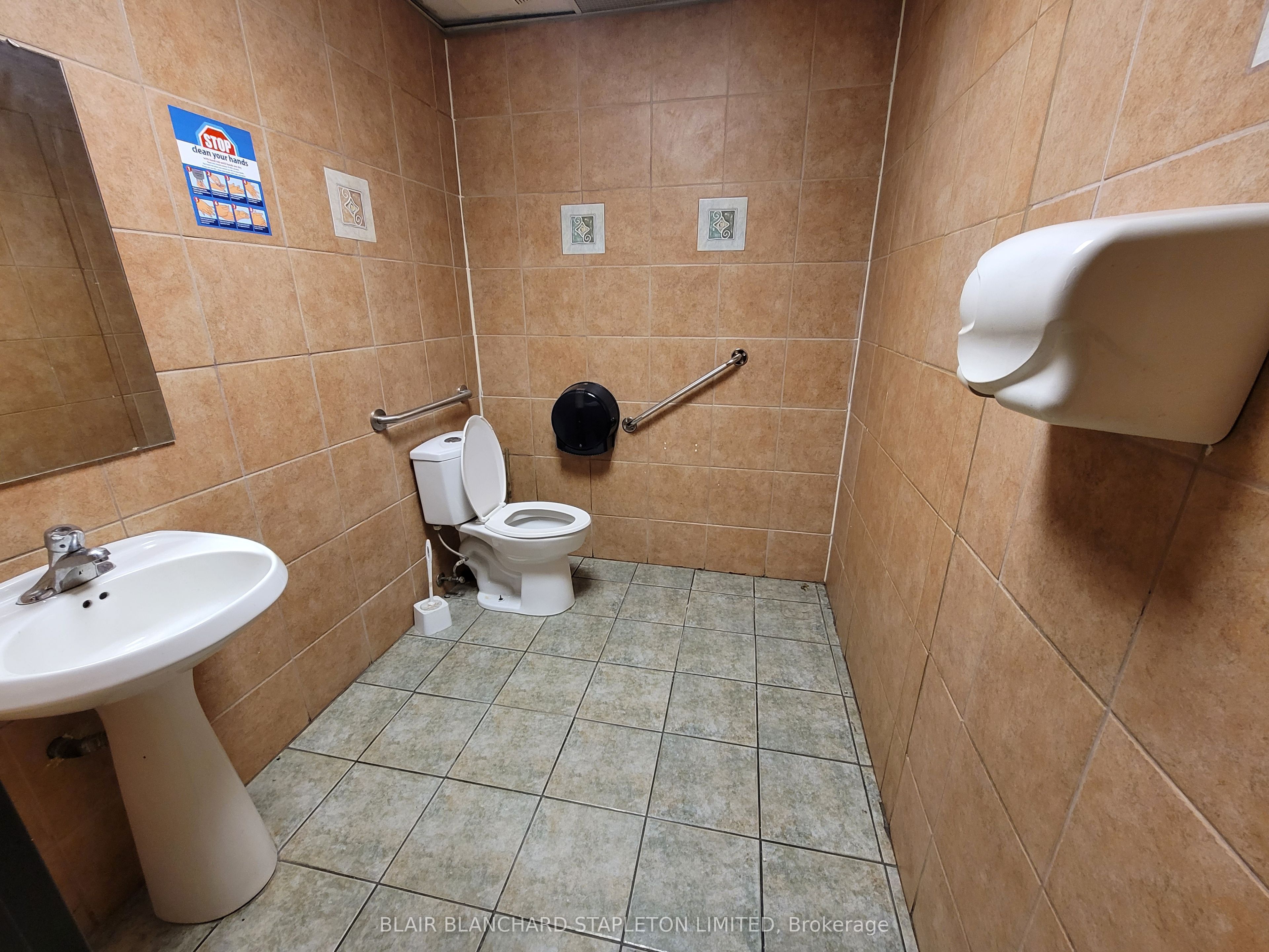 114 York Boulevard, #2